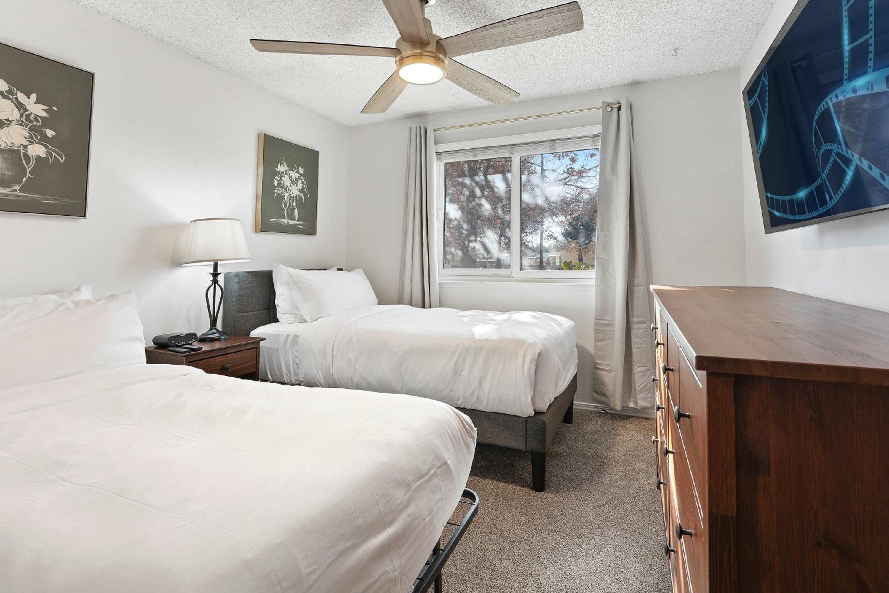 Spacious 4BR Sparks Home · Graduation & Events