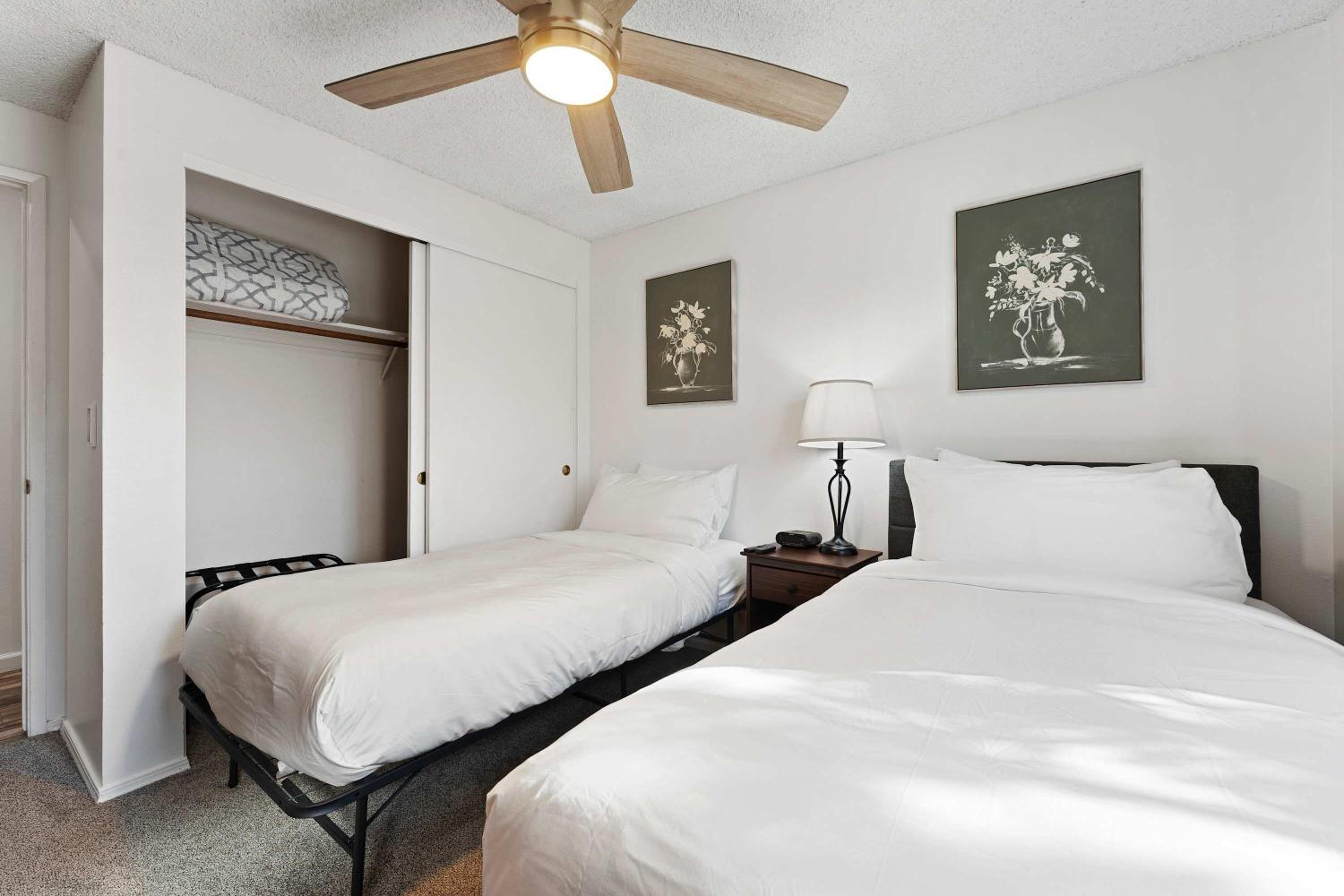Spacious 4BR Sparks Home · Graduation & Events