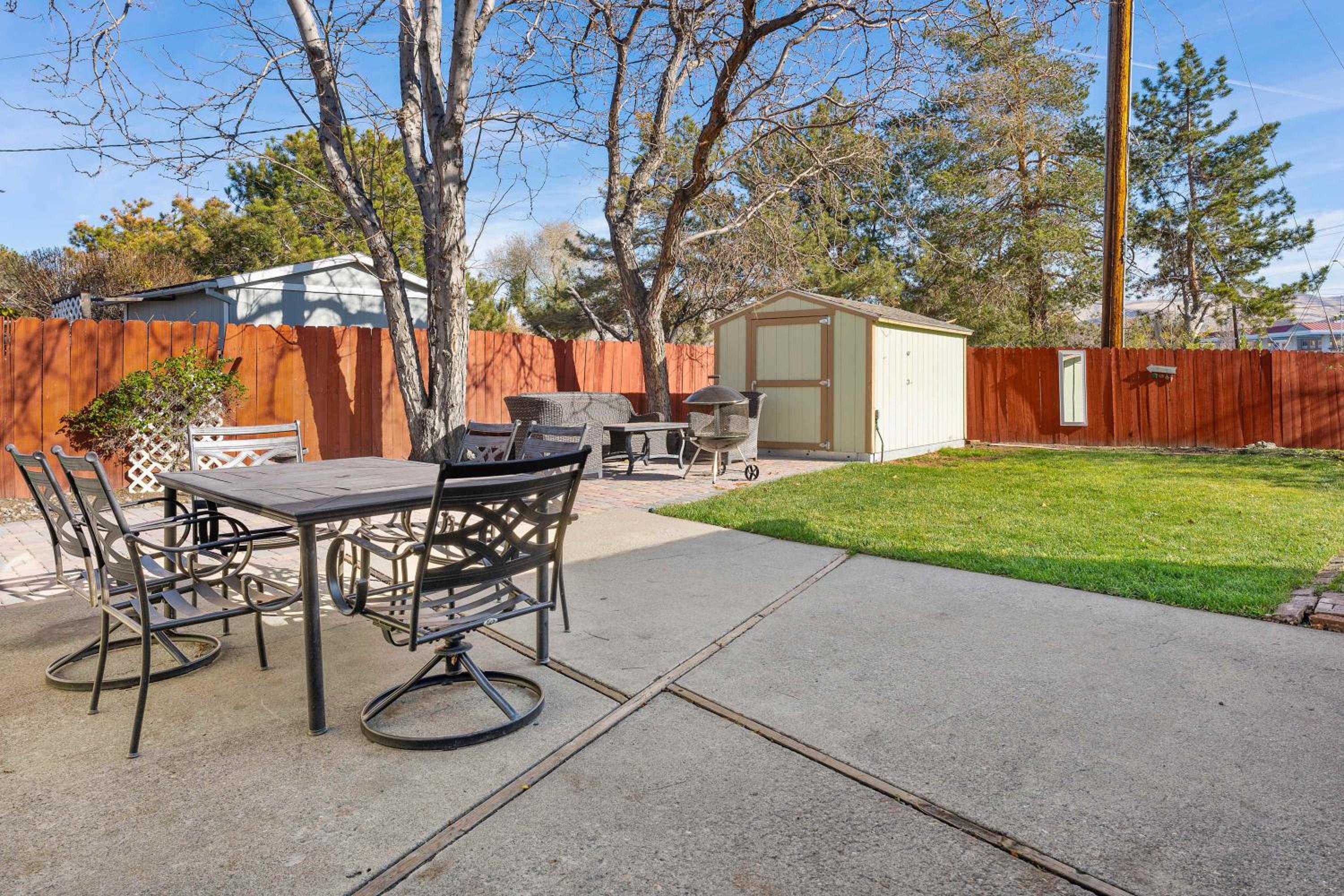 Spacious 4BR Sparks Home · Graduation & Events