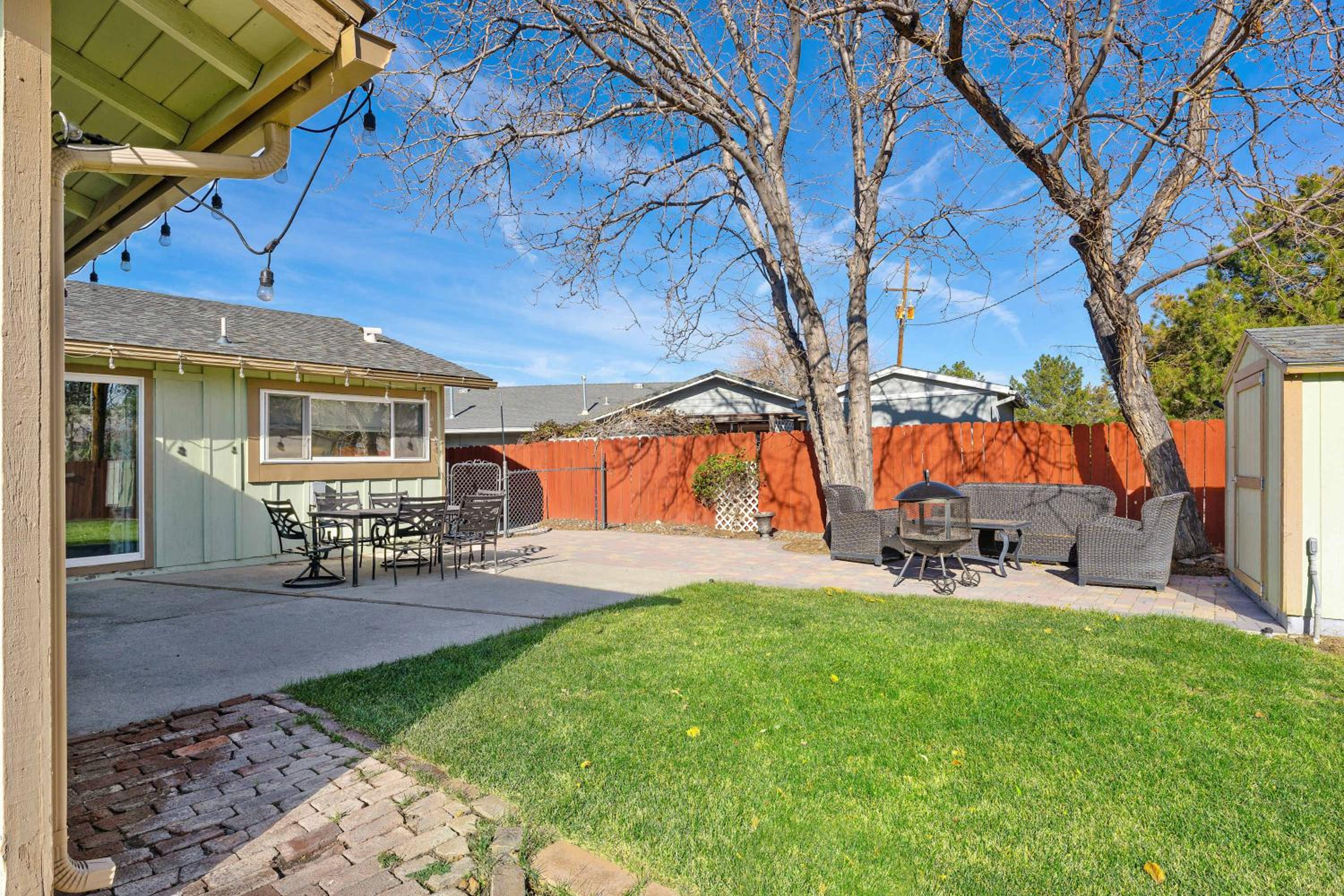 Spacious 4BR Sparks Home · Graduation & Events