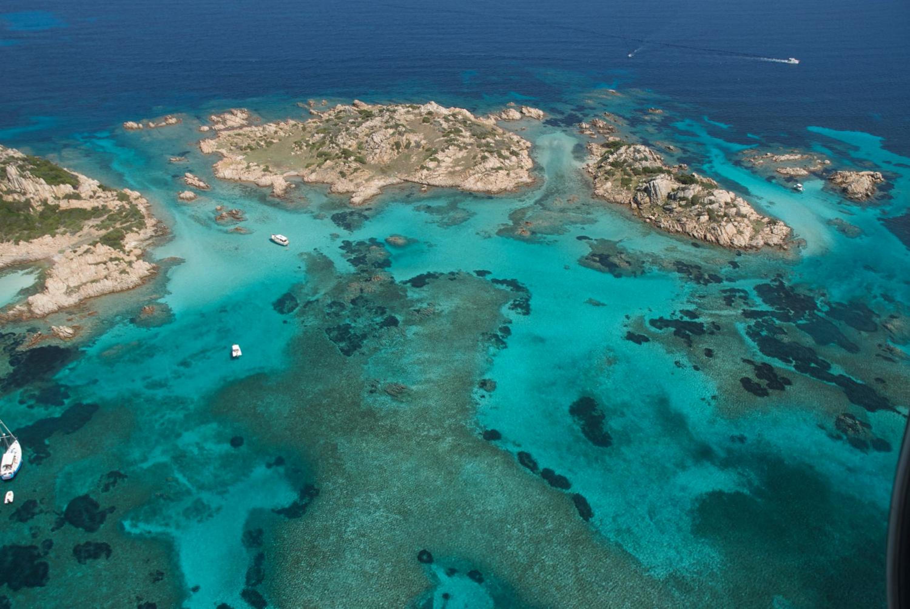 Isola dei Gabbiani - Land of water
