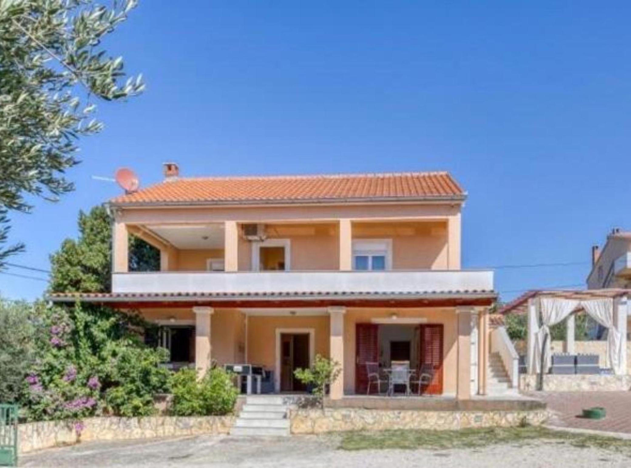 Villa Lara With Pool And Sea View
