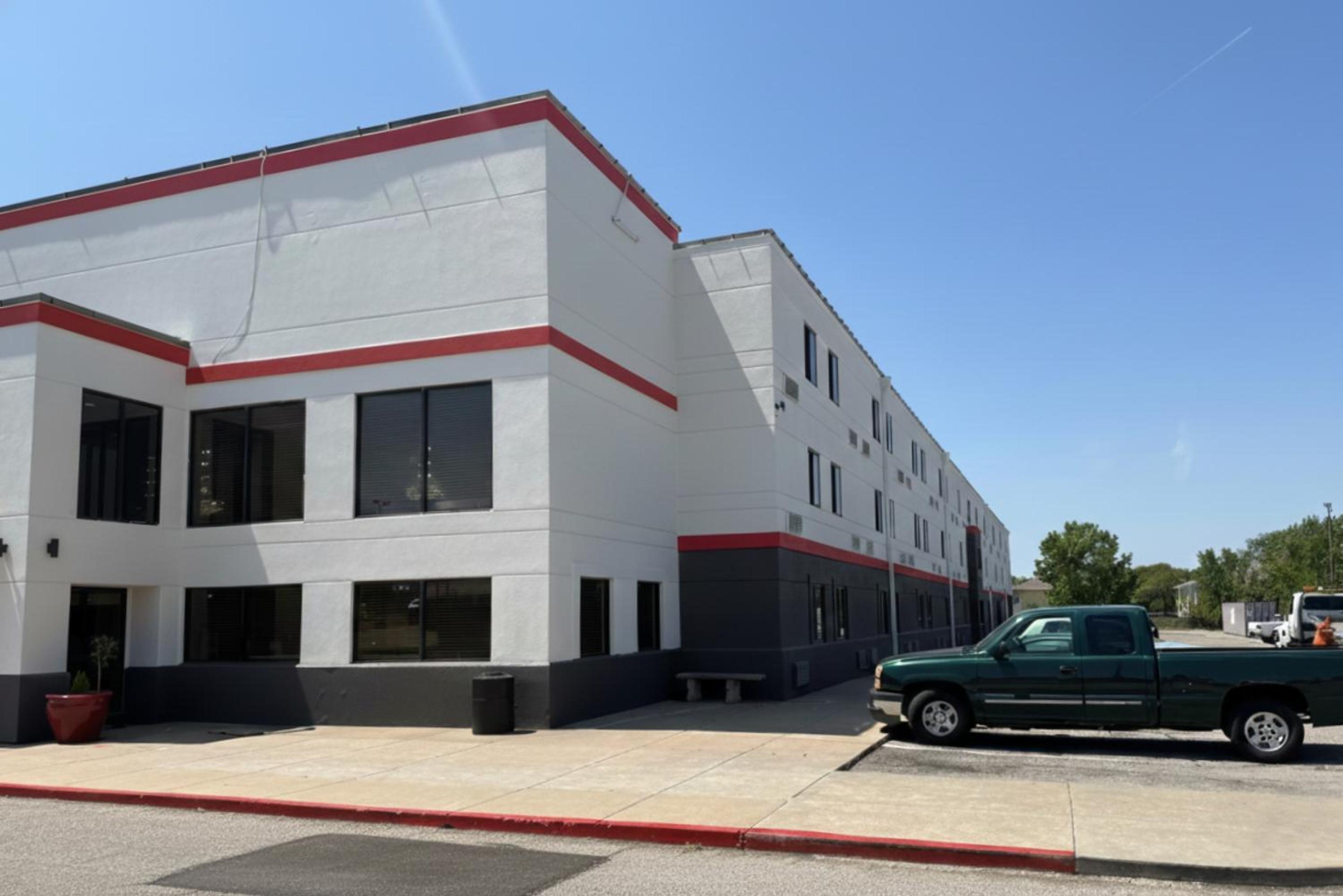 Coratel Inn and Suites By Jasper Wichita North