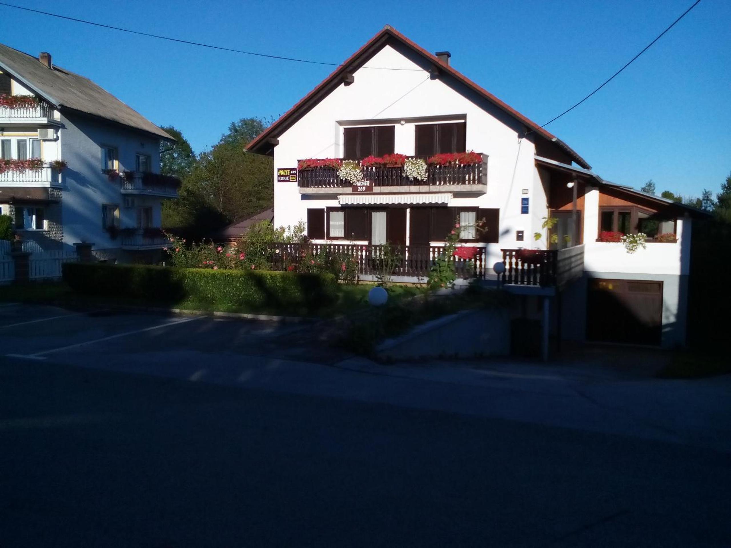 Photo 19