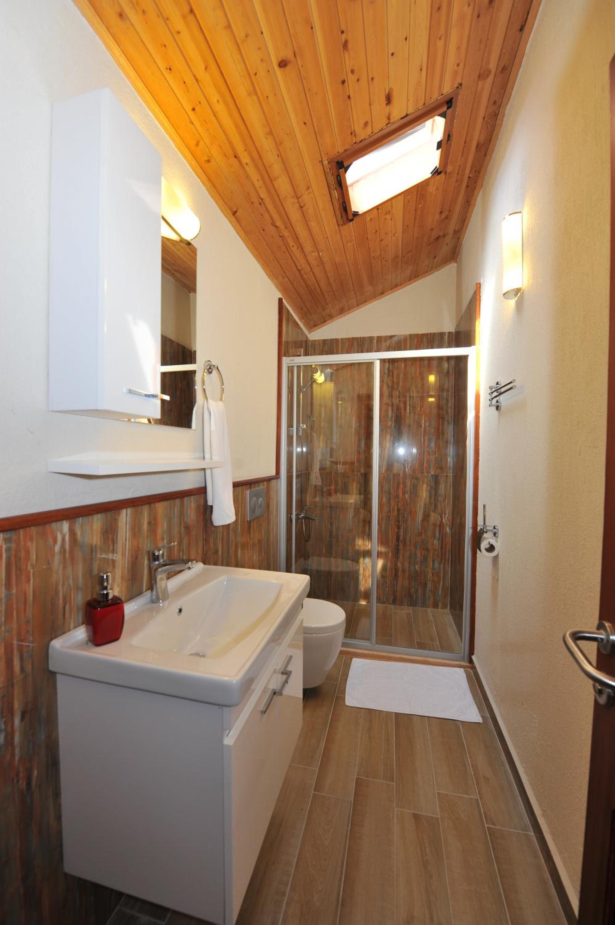 Grenadine Lodge