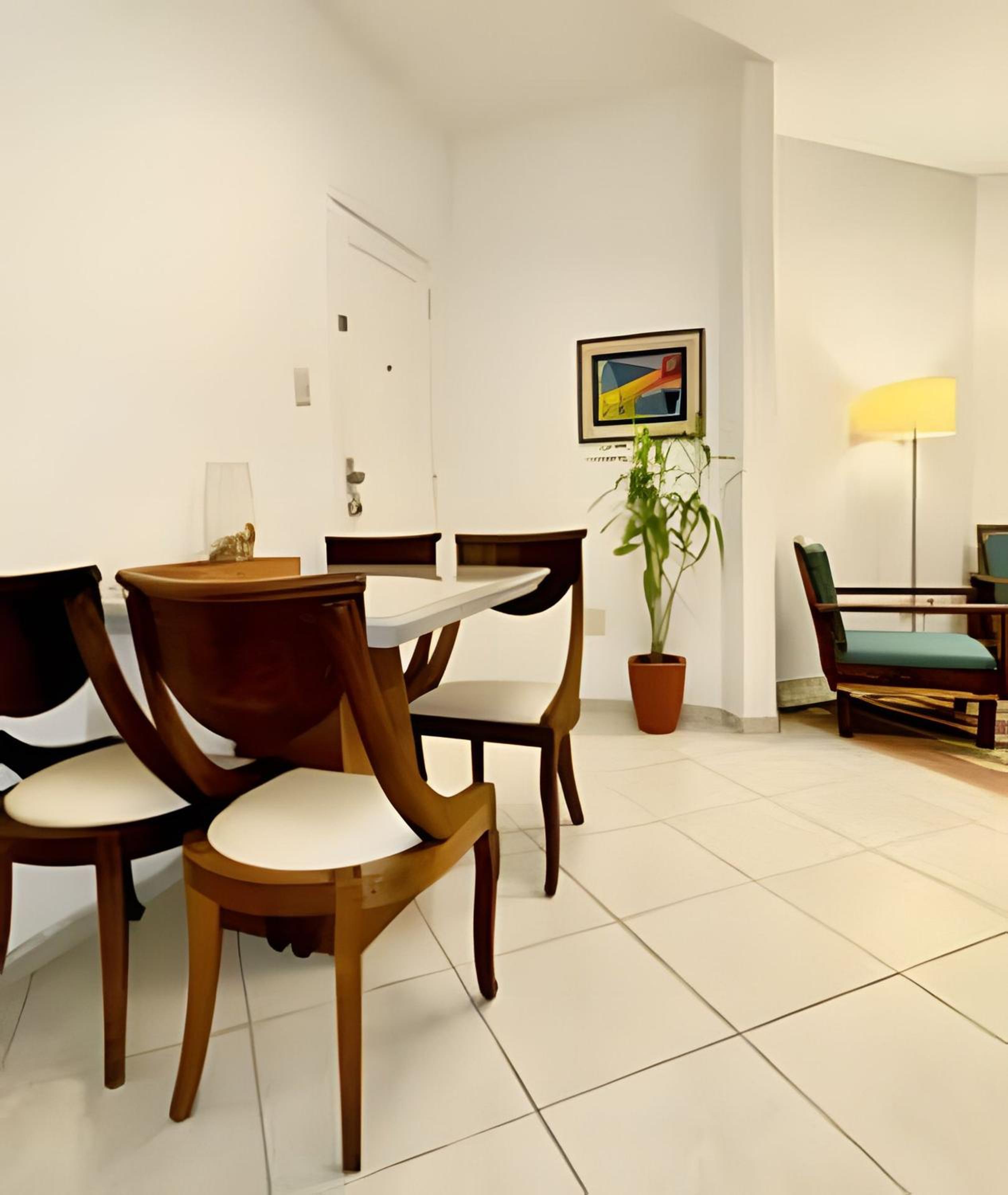 2 Minutes Away From The Beach | Arpoador | Leblon