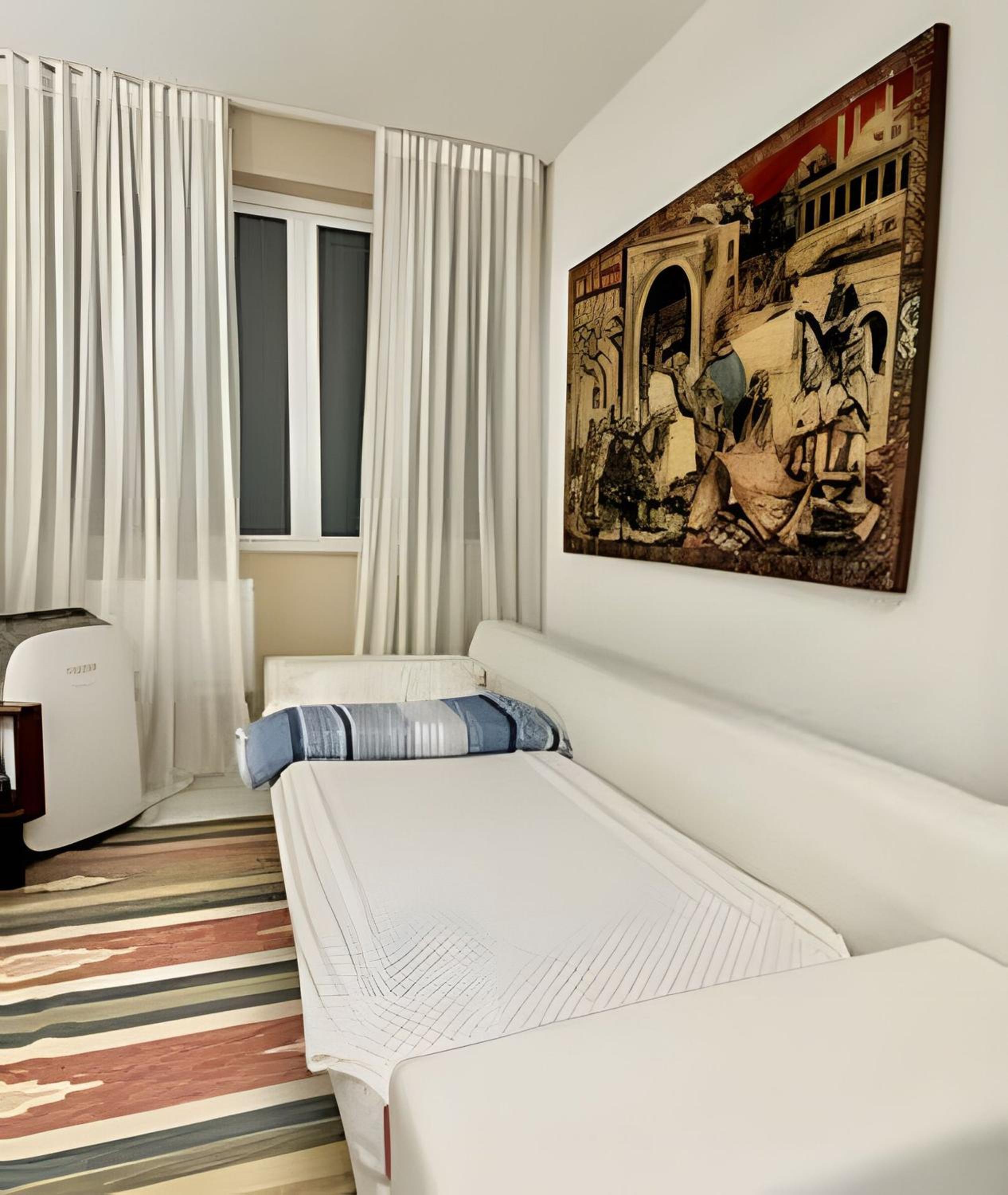 2 Minutes Away From The Beach | Arpoador | Leblon