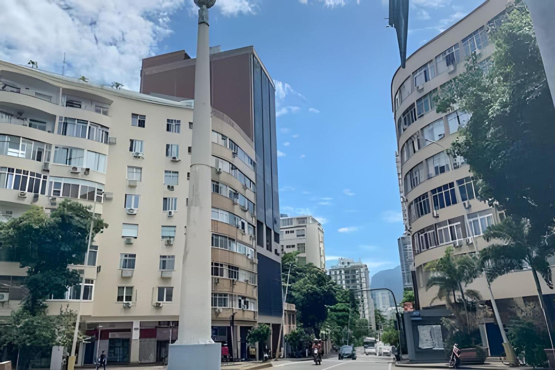 2 Minutes Away From The Beach | Arpoador | Leblon