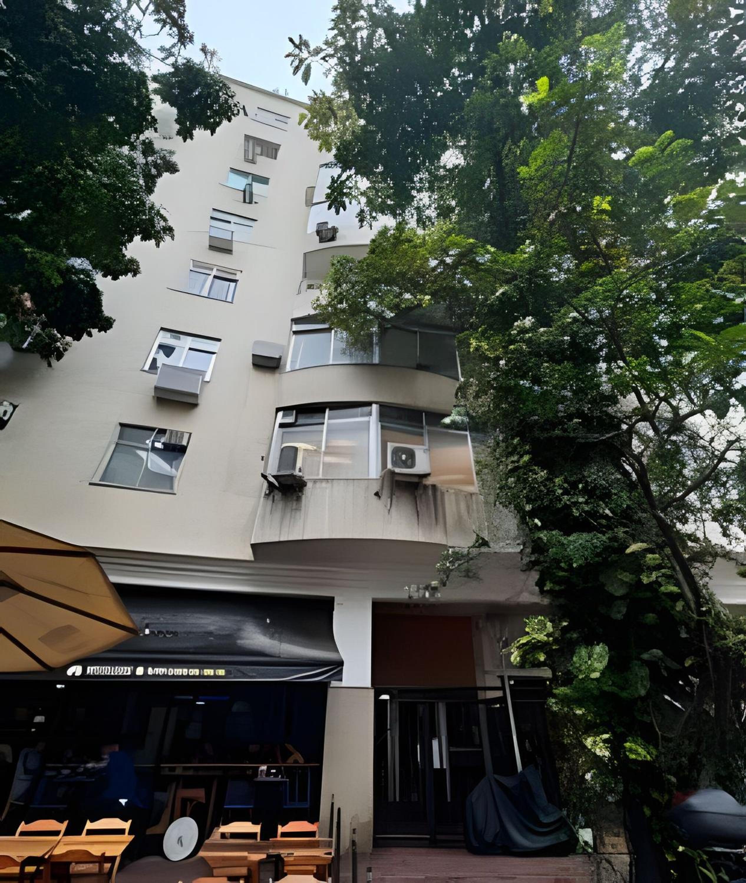 2 Minutes Away From The Beach | Arpoador | Leblon