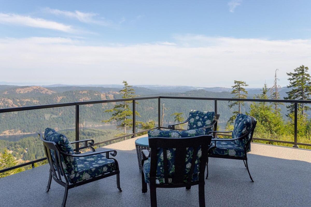 Blue Horizon Mountain Retreat B&B