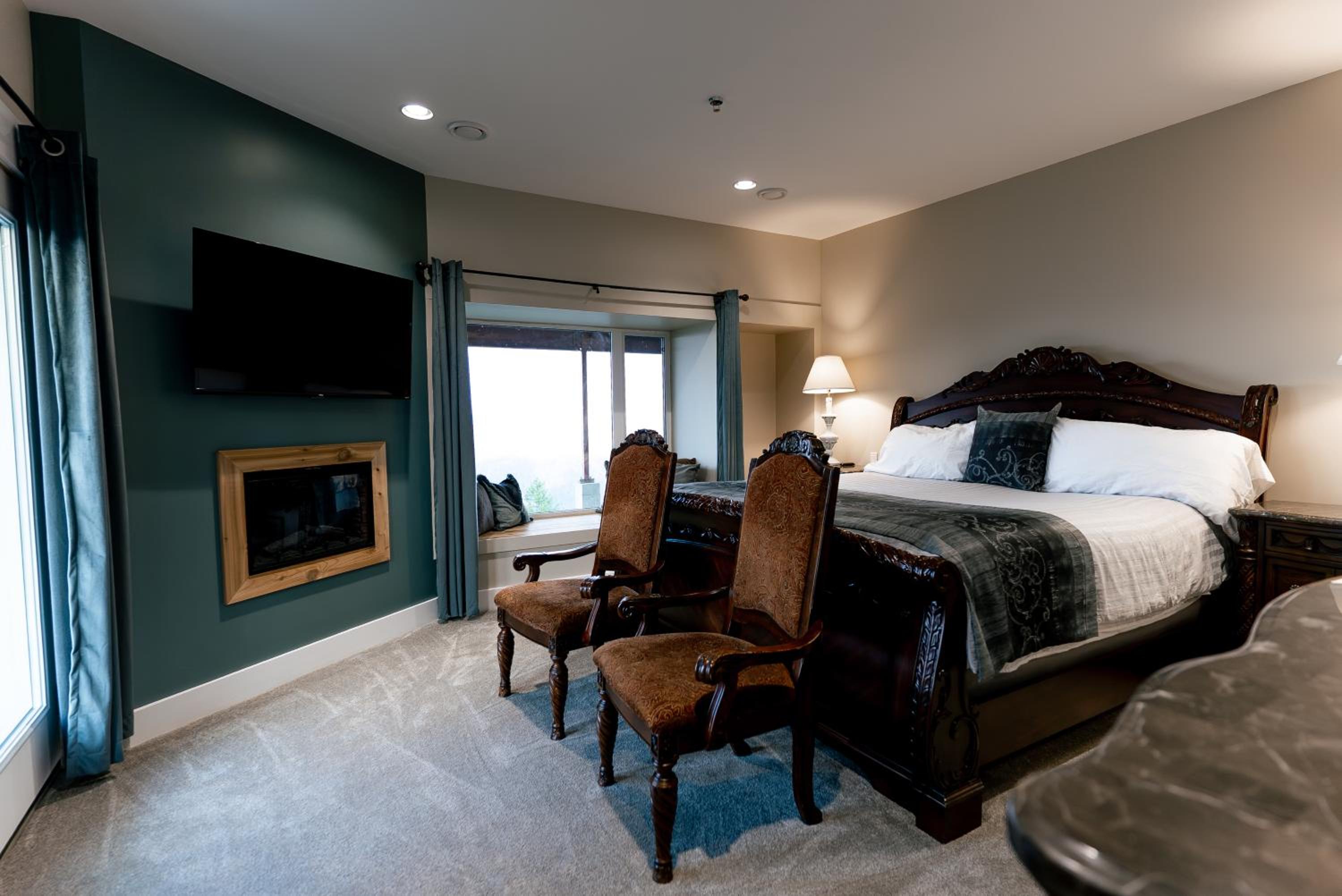 Blue Horizon Mountain Retreat B&B
