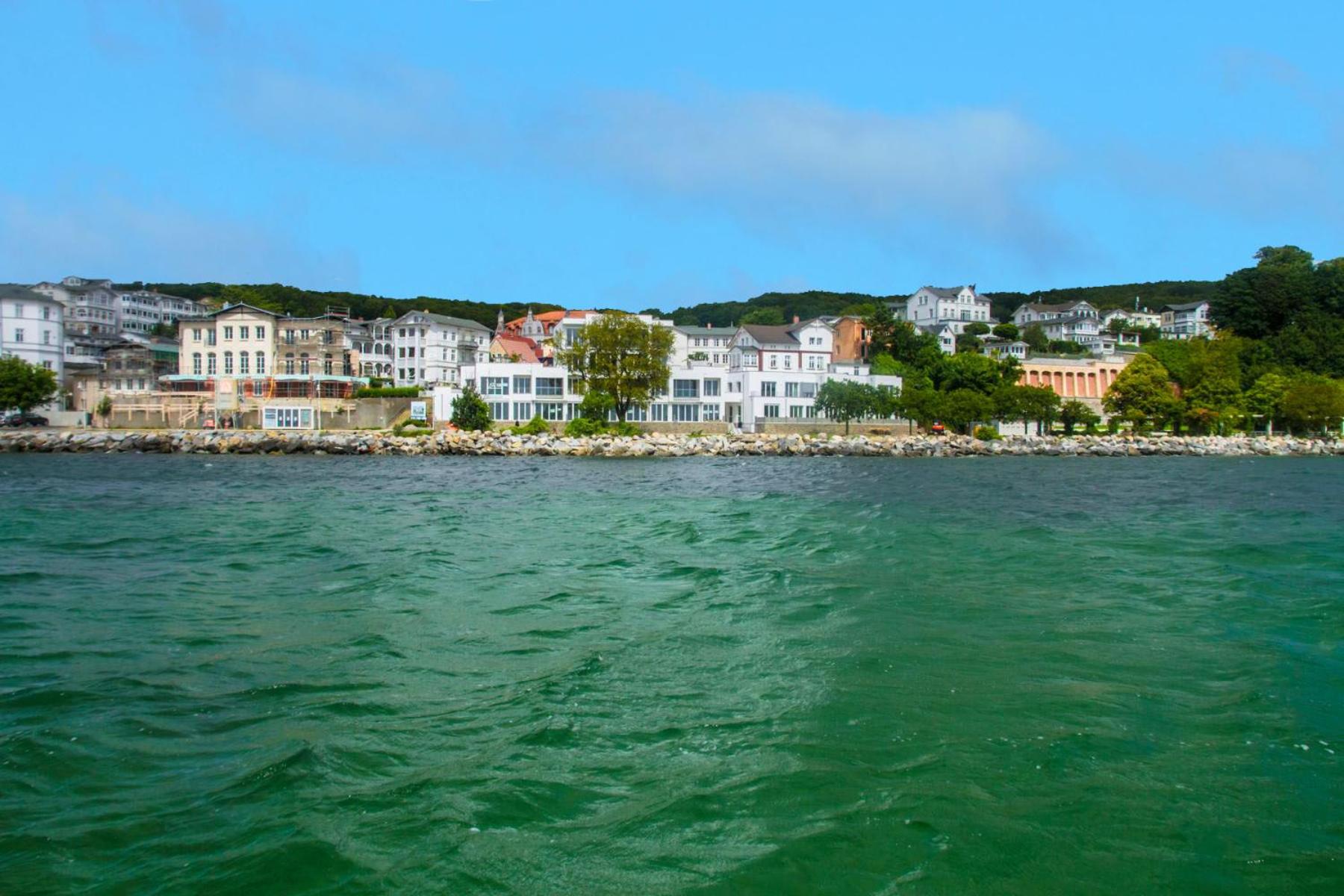 Ostseeresidenz Sassnitz - WG 18 mit Kamin, Sauna, Terrasse, Meerblick view 2