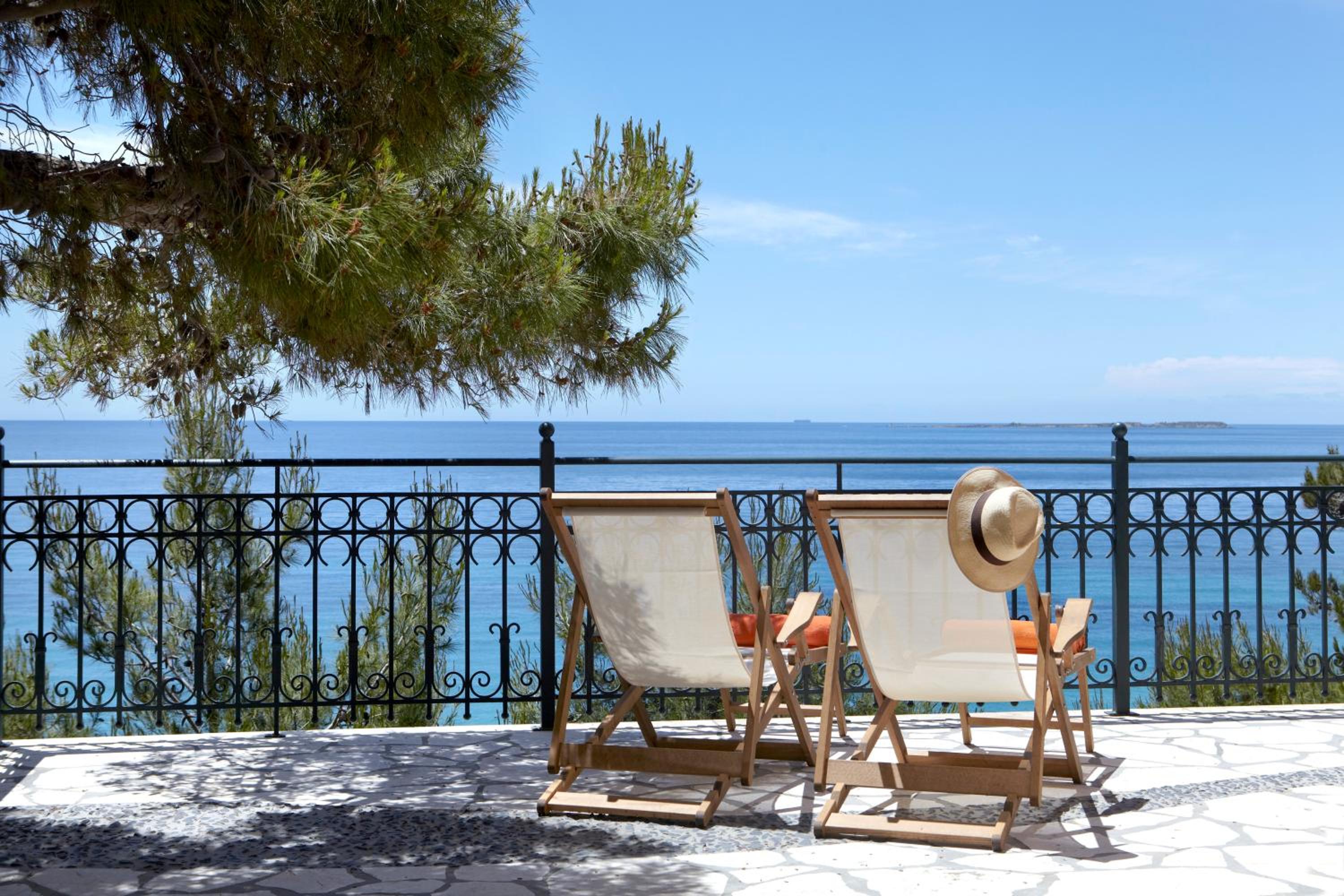 Avra Private Suites photo 2