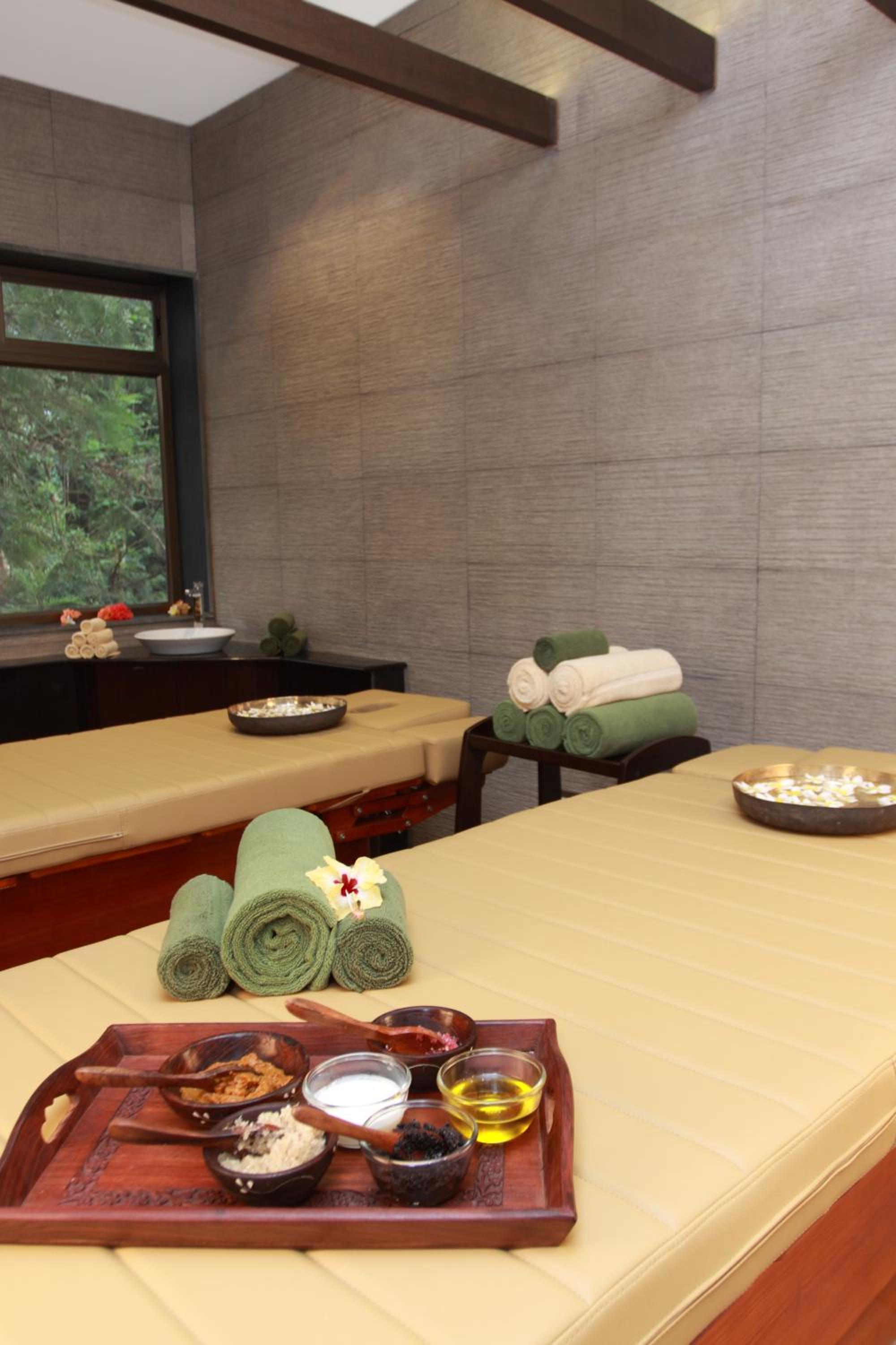 The IBNII Spa Resort 37