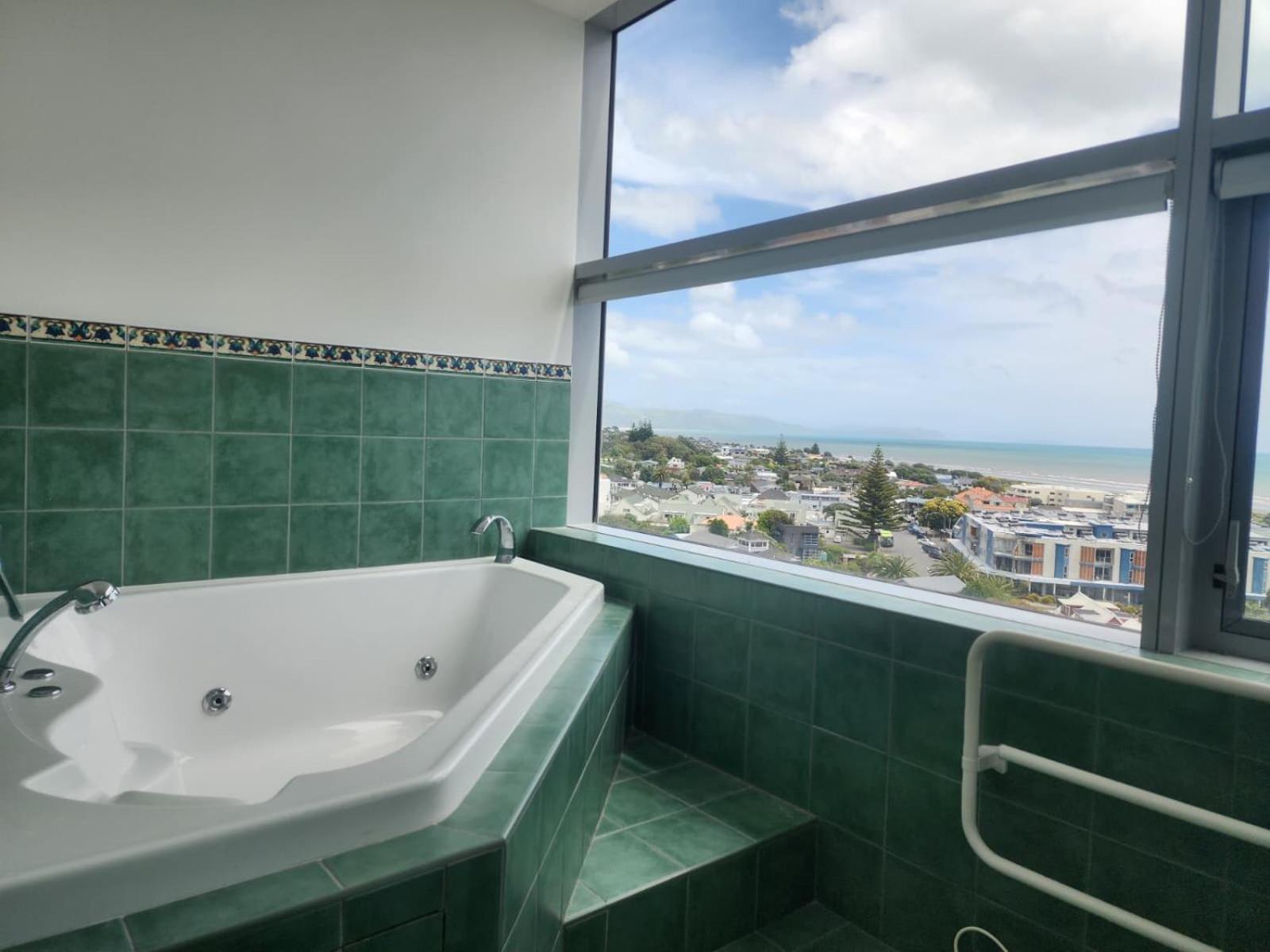 U Suites at The Links