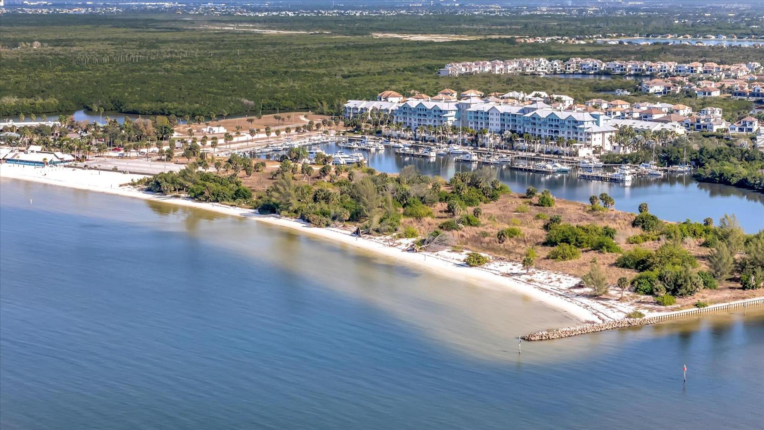 The Mangrove Waterfront Pool & Hot Tub Near Beach