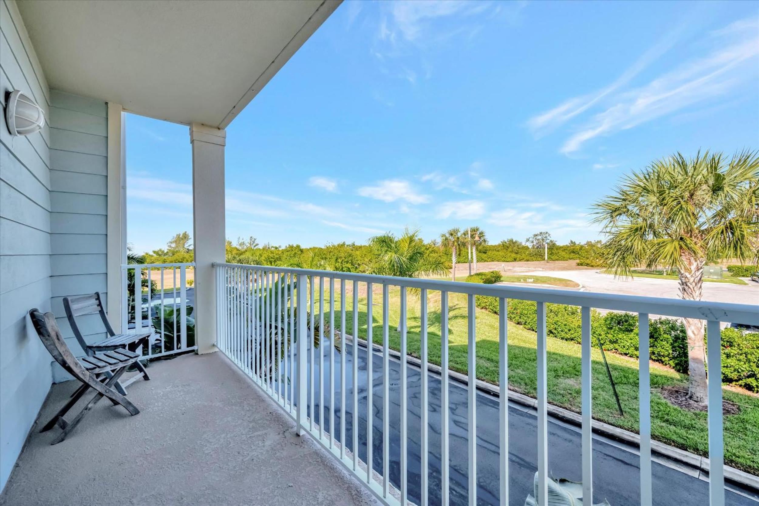 The Mangrove Waterfront Pool & Hot Tub Near Beach
