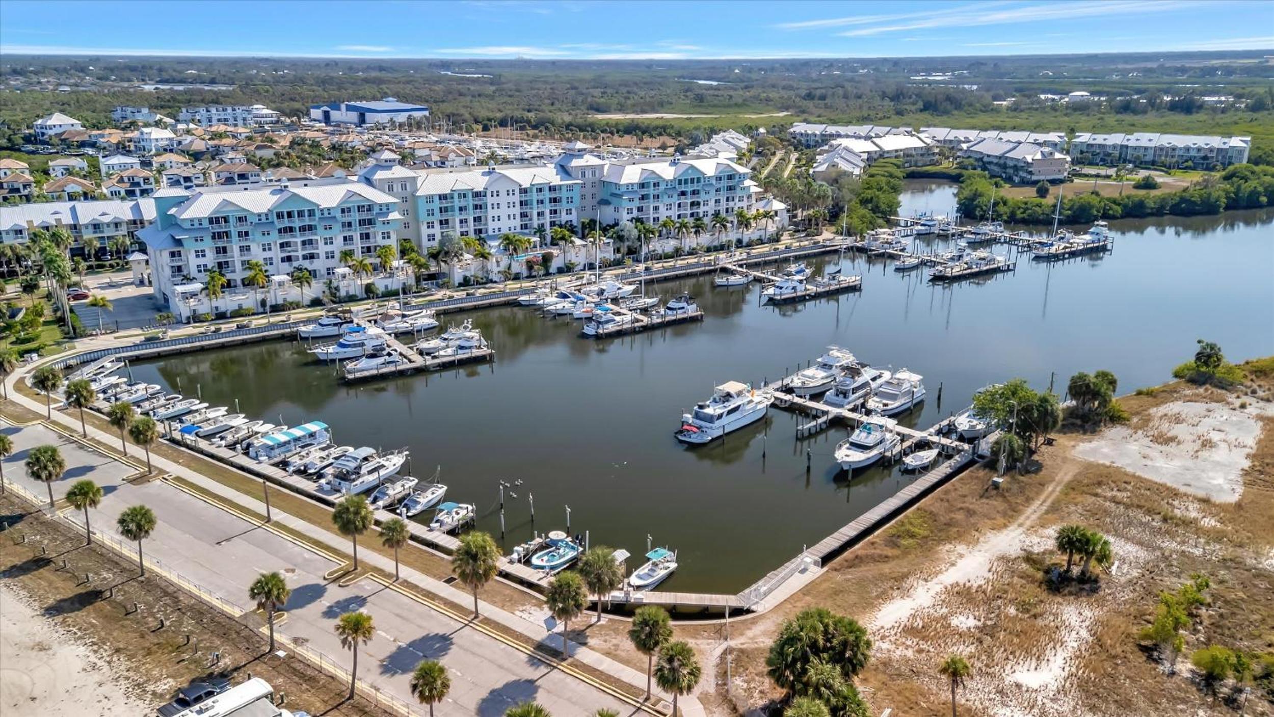 The Mangrove Waterfront Pool & Hot Tub Near Beach