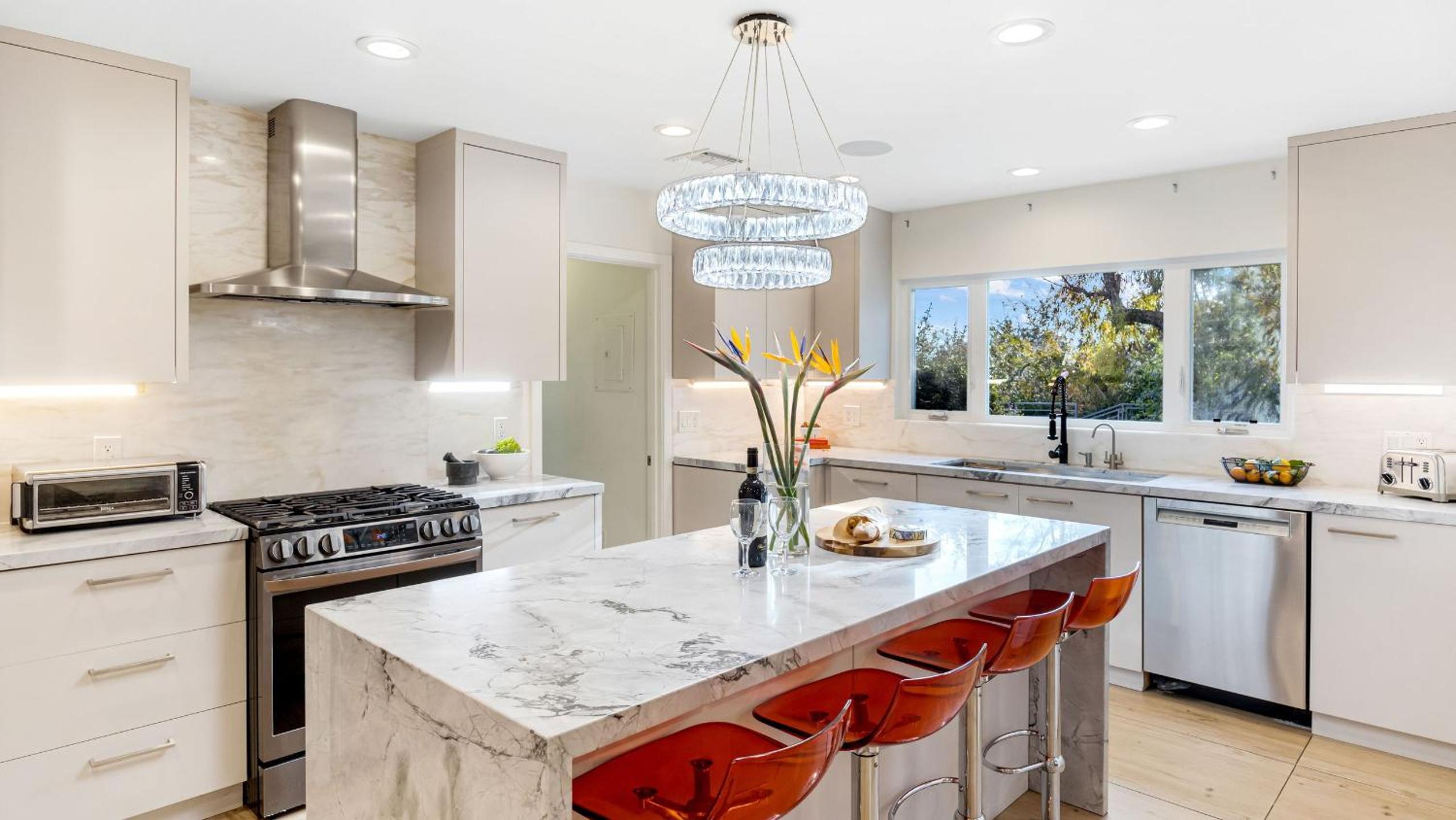 LA Hillside Retreat w Pool Views Fire Pit Outdoor Lounging Casa Bellagio by AvantStay