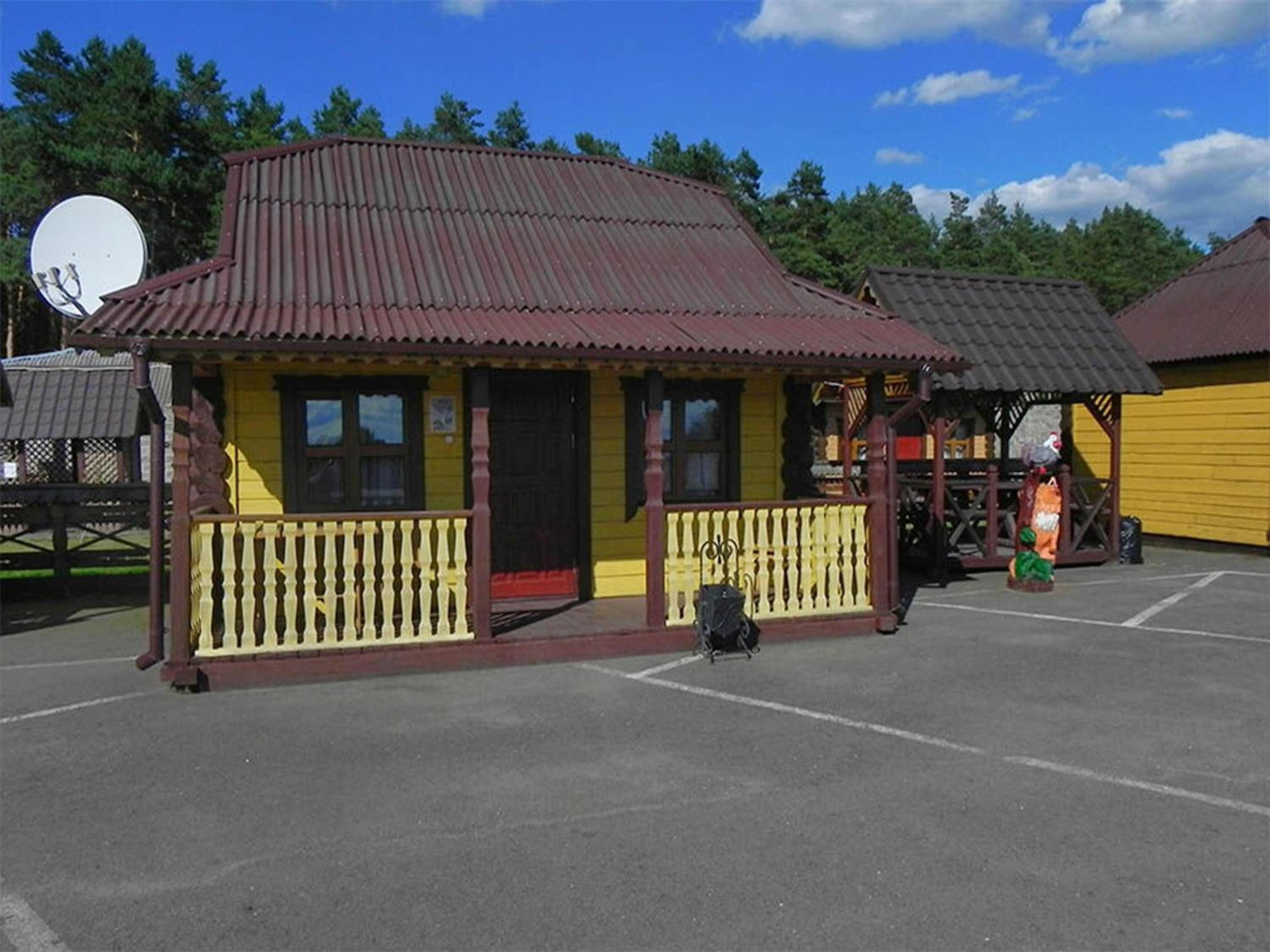 Hotel and restaurant complex Skolmo