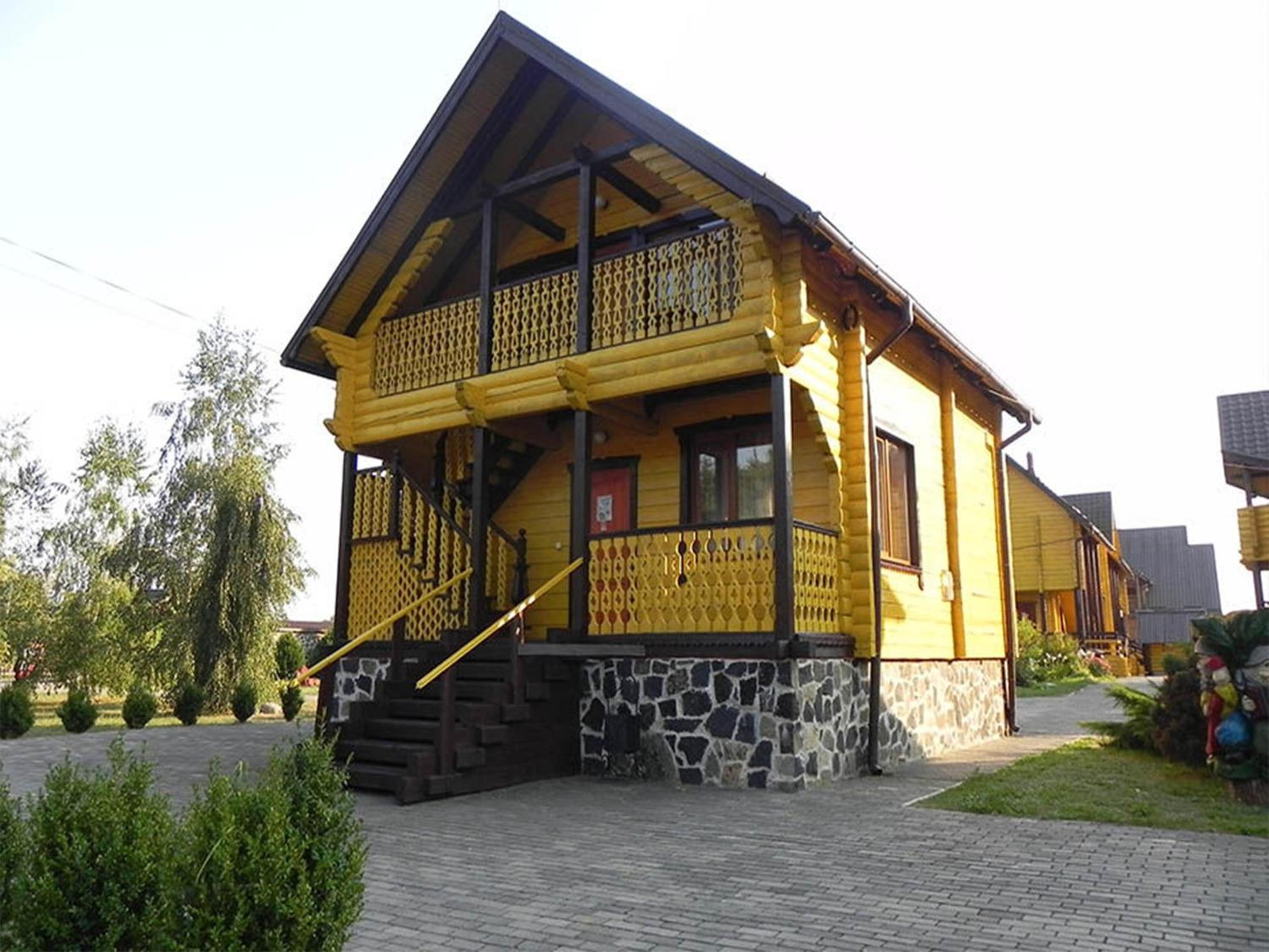 Hotel and restaurant complex Skolmo