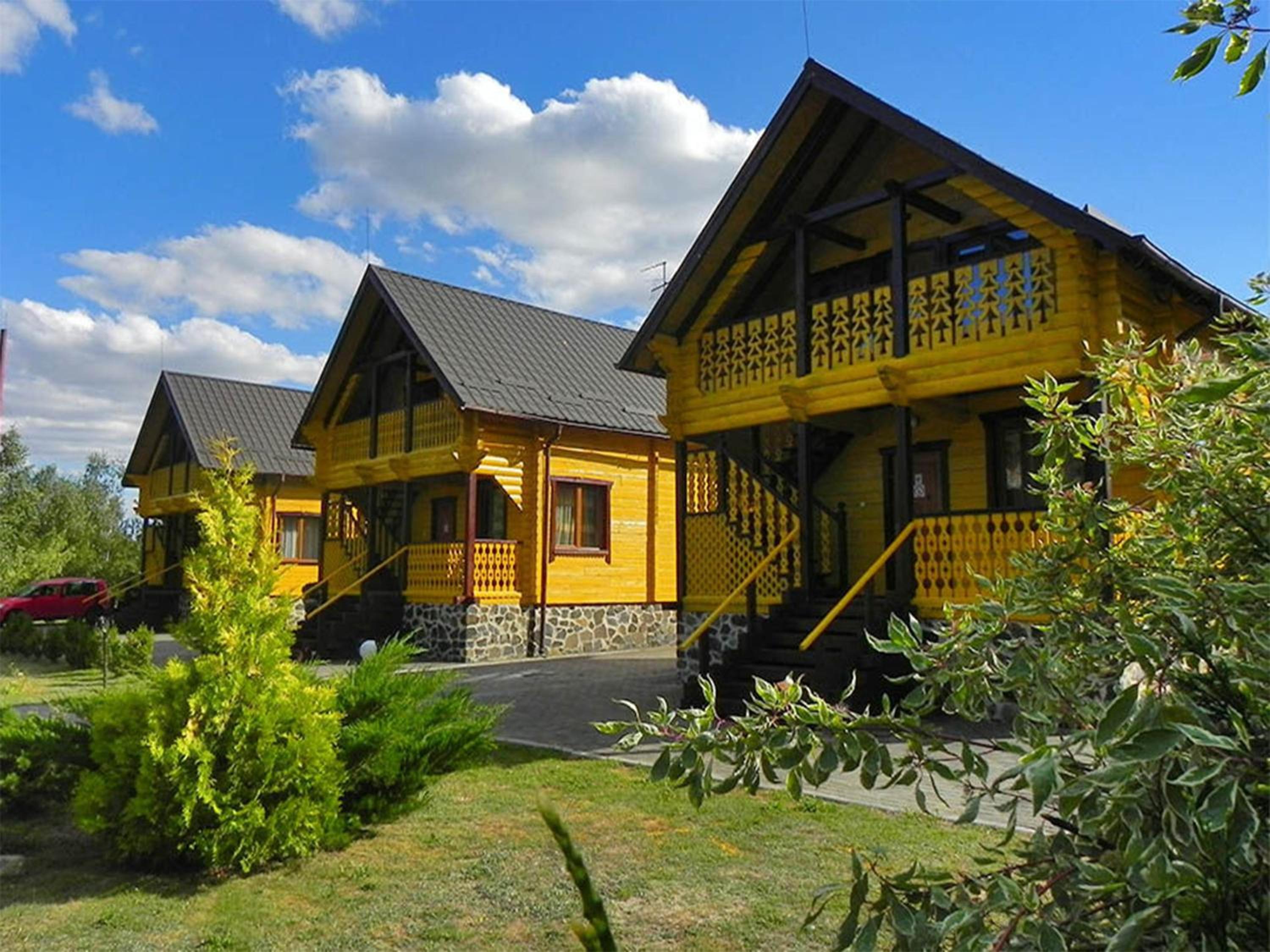 Hotel and restaurant complex Skolmo