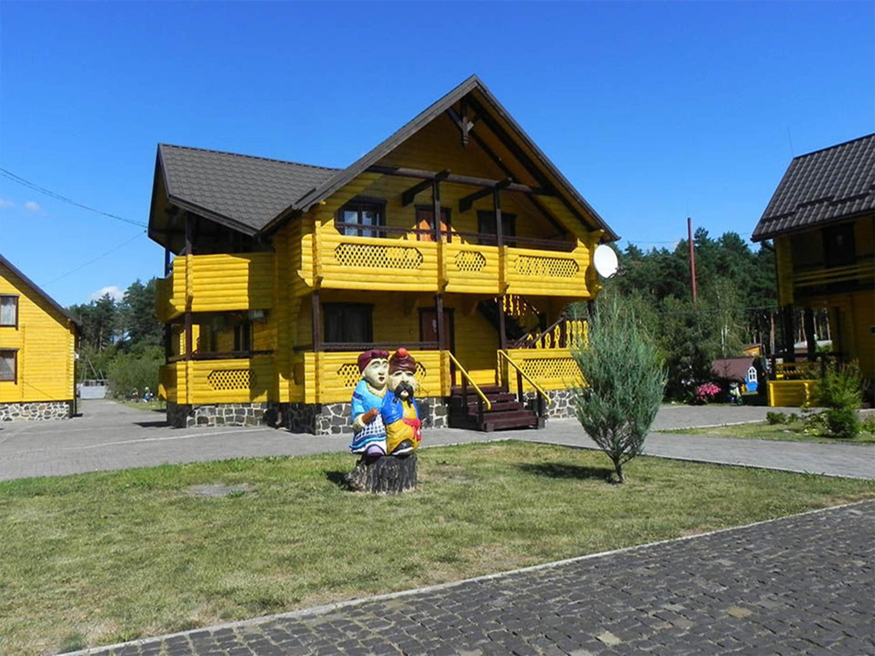 Hotel and restaurant complex Skolmo
