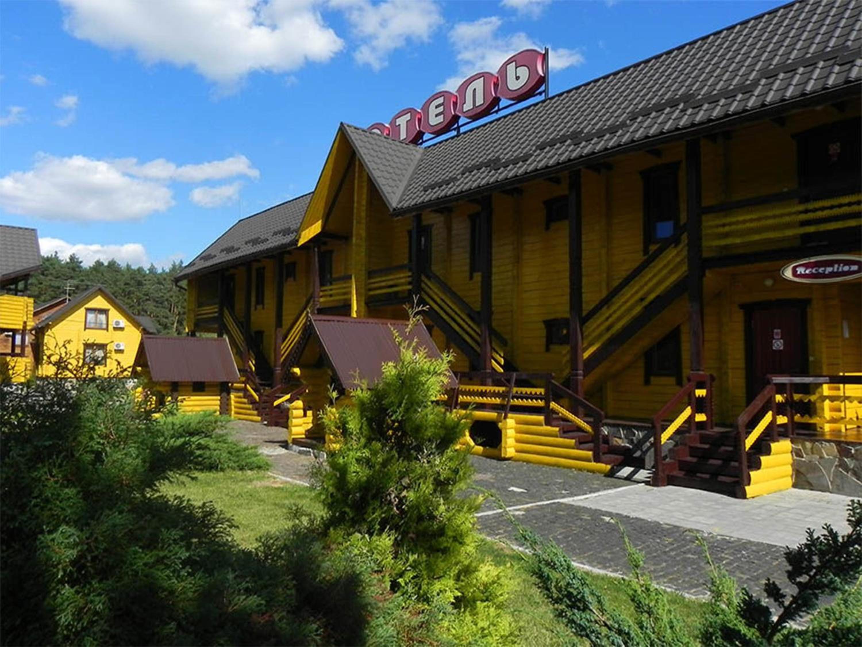 Hotel and restaurant complex Skolmo