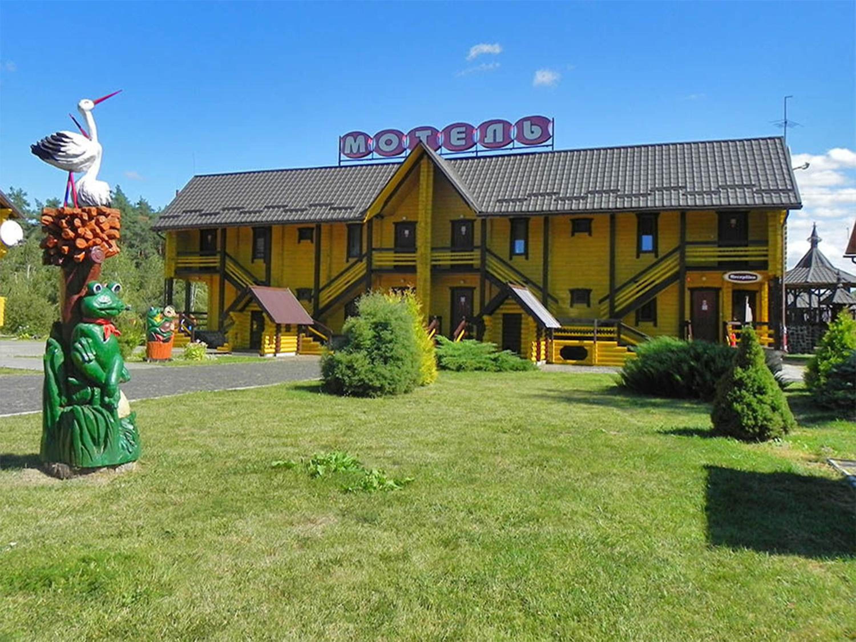 Hotel and restaurant complex Skolmo