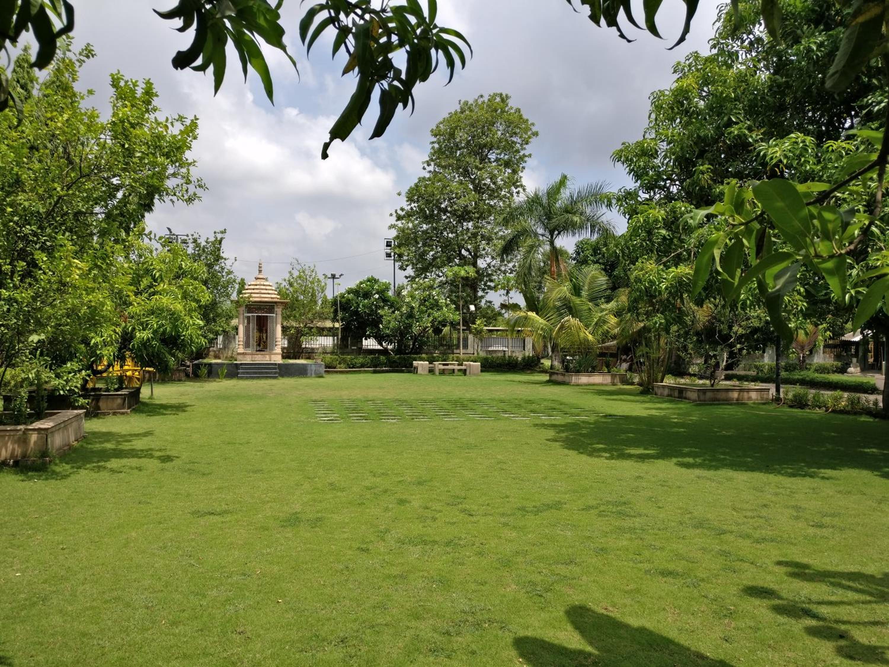 Pushp Vatika Resort & Lawns view 4