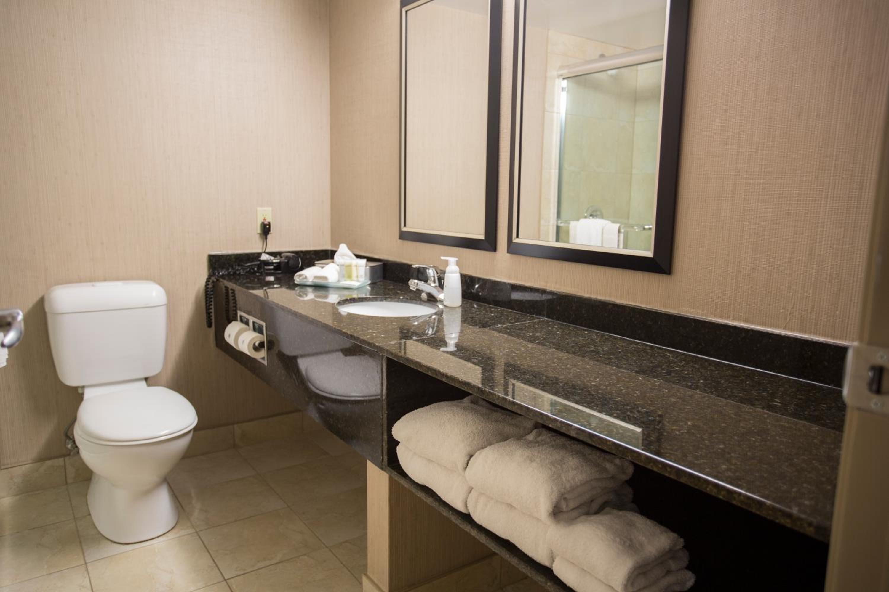 Thunder Bay Vacations - Superior Inn Hotel and Conference Centre Thunder Bay - Property Image 24