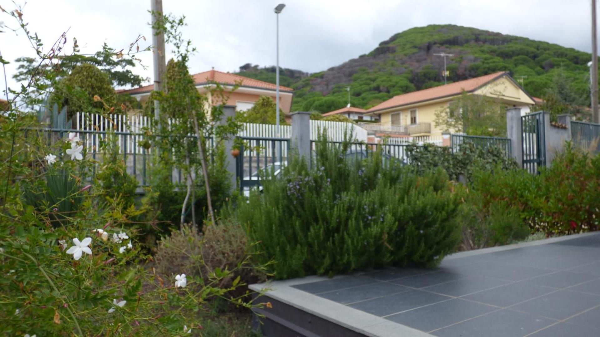 Etna Holiday Home