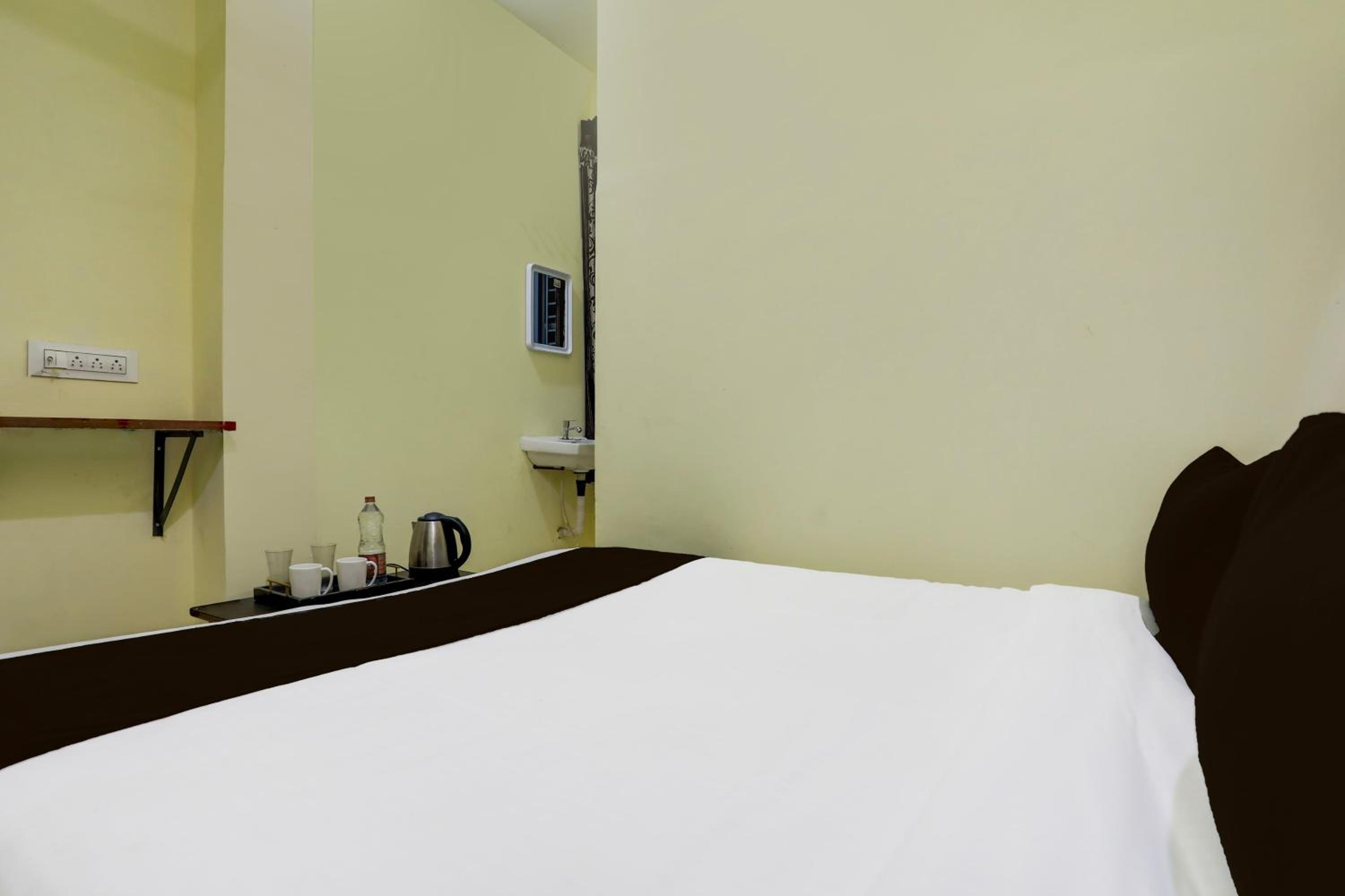 SPOT ON SRI KARTHIK GRAND INN