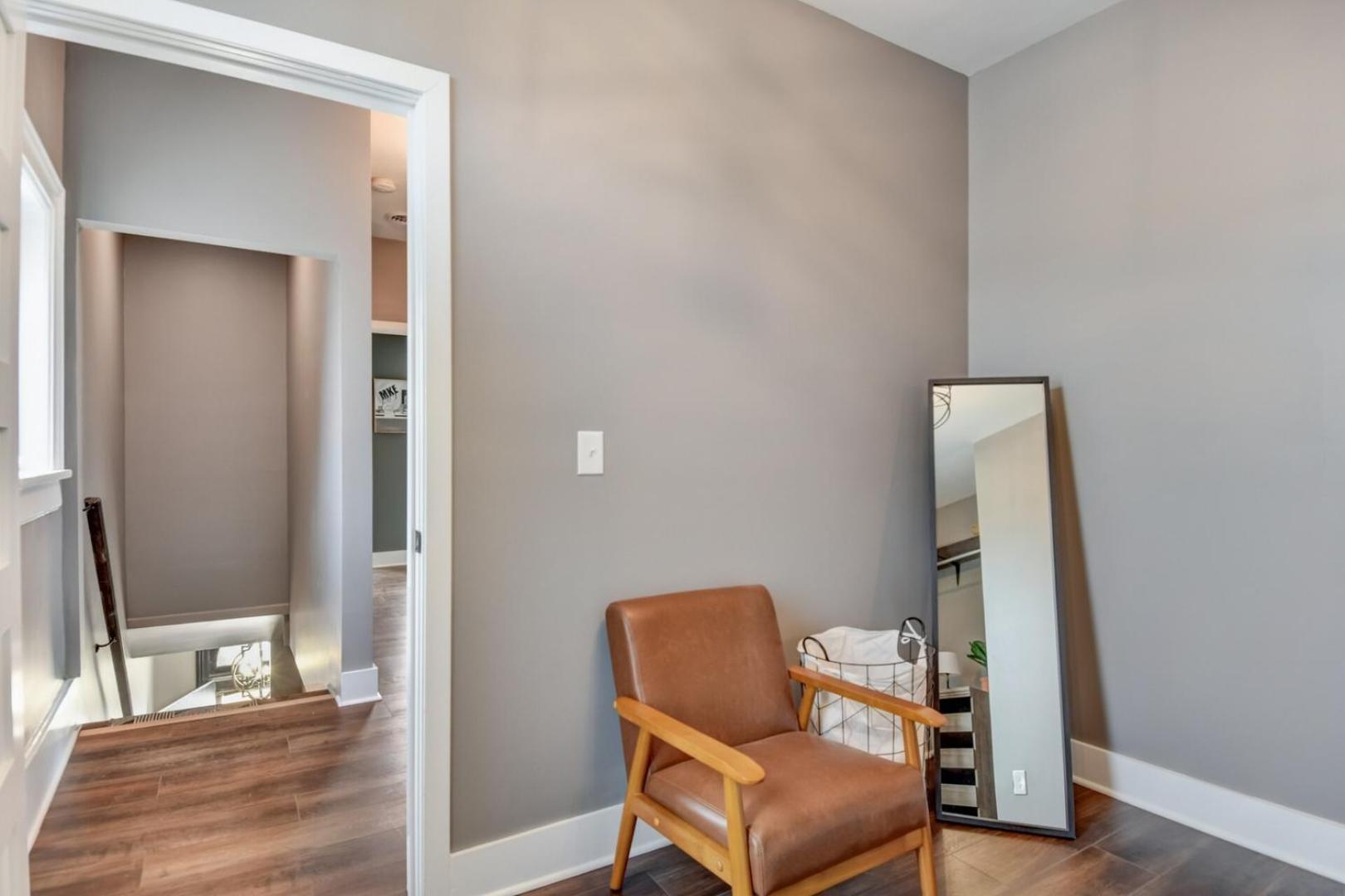 Downtown Milwaukee Area | 4BR Home | Sleeps 14