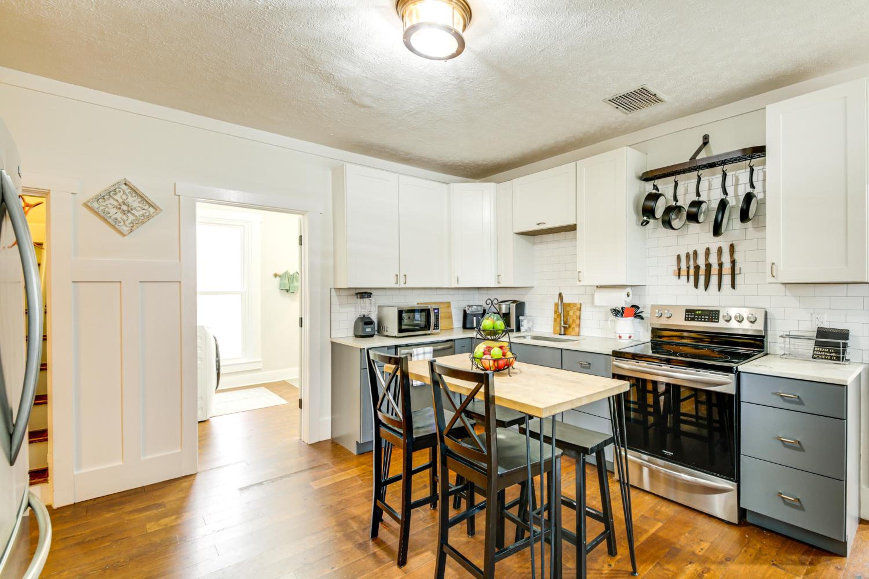Pet Friendly! 1880s Zionsville Farmhouse