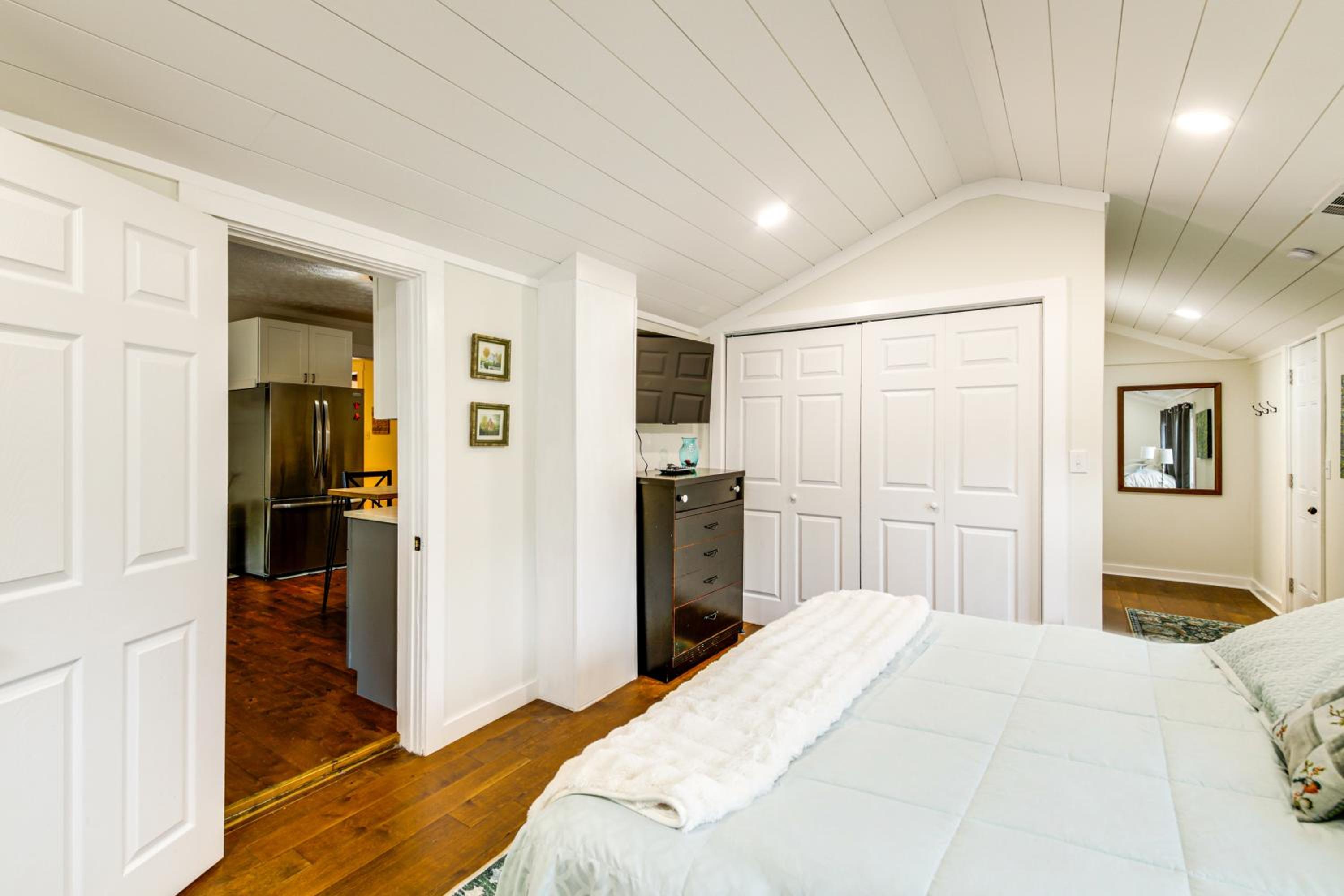 Pet Friendly! 1880s Zionsville Farmhouse