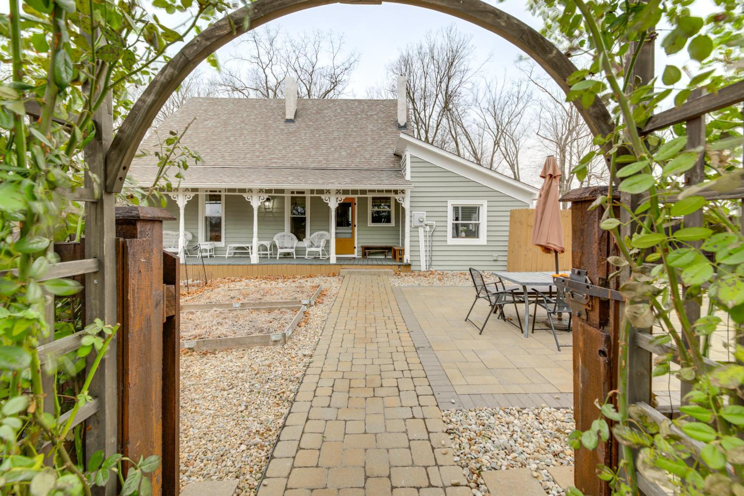 Pet Friendly! 1880s Zionsville Farmhouse