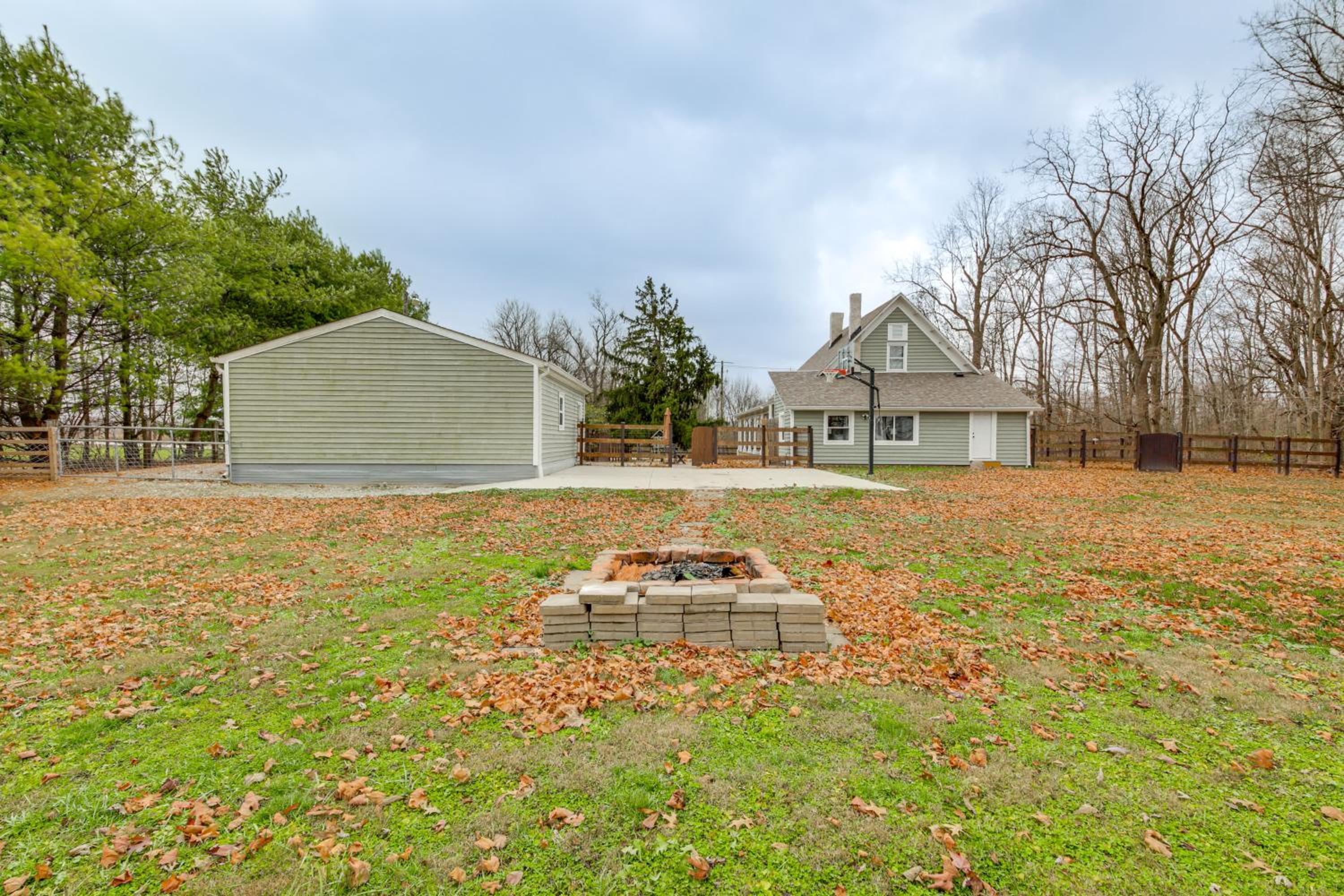 Pet Friendly! 1880s Zionsville Farmhouse
