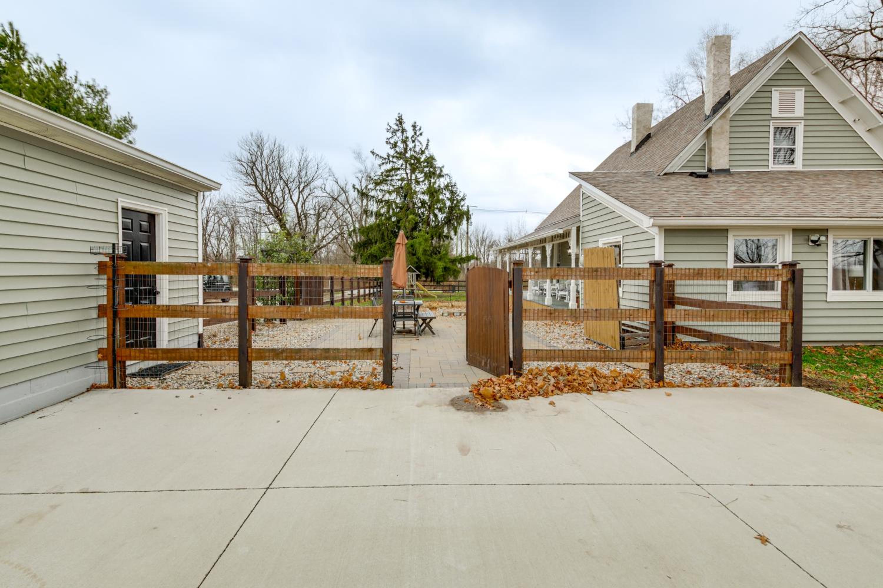 Pet Friendly! 1880s Zionsville Farmhouse