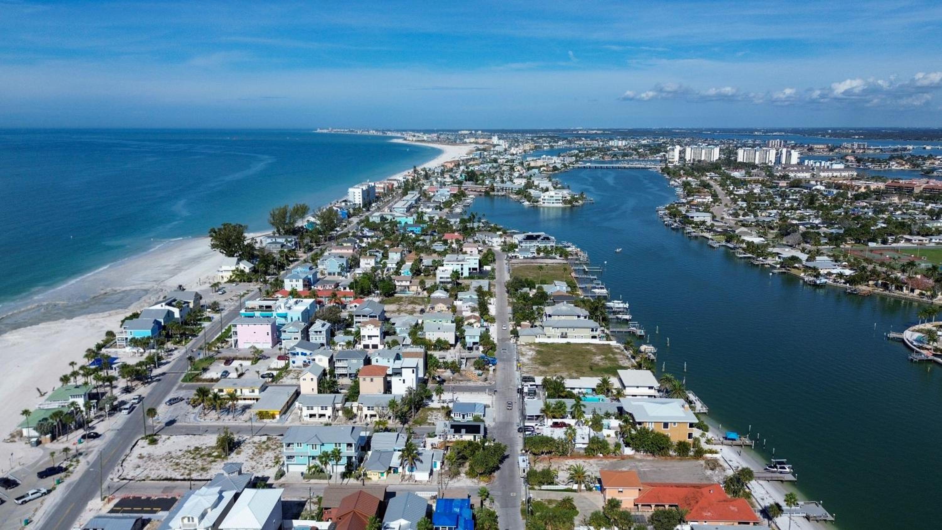 Mansions By The Sea 905B - Premier