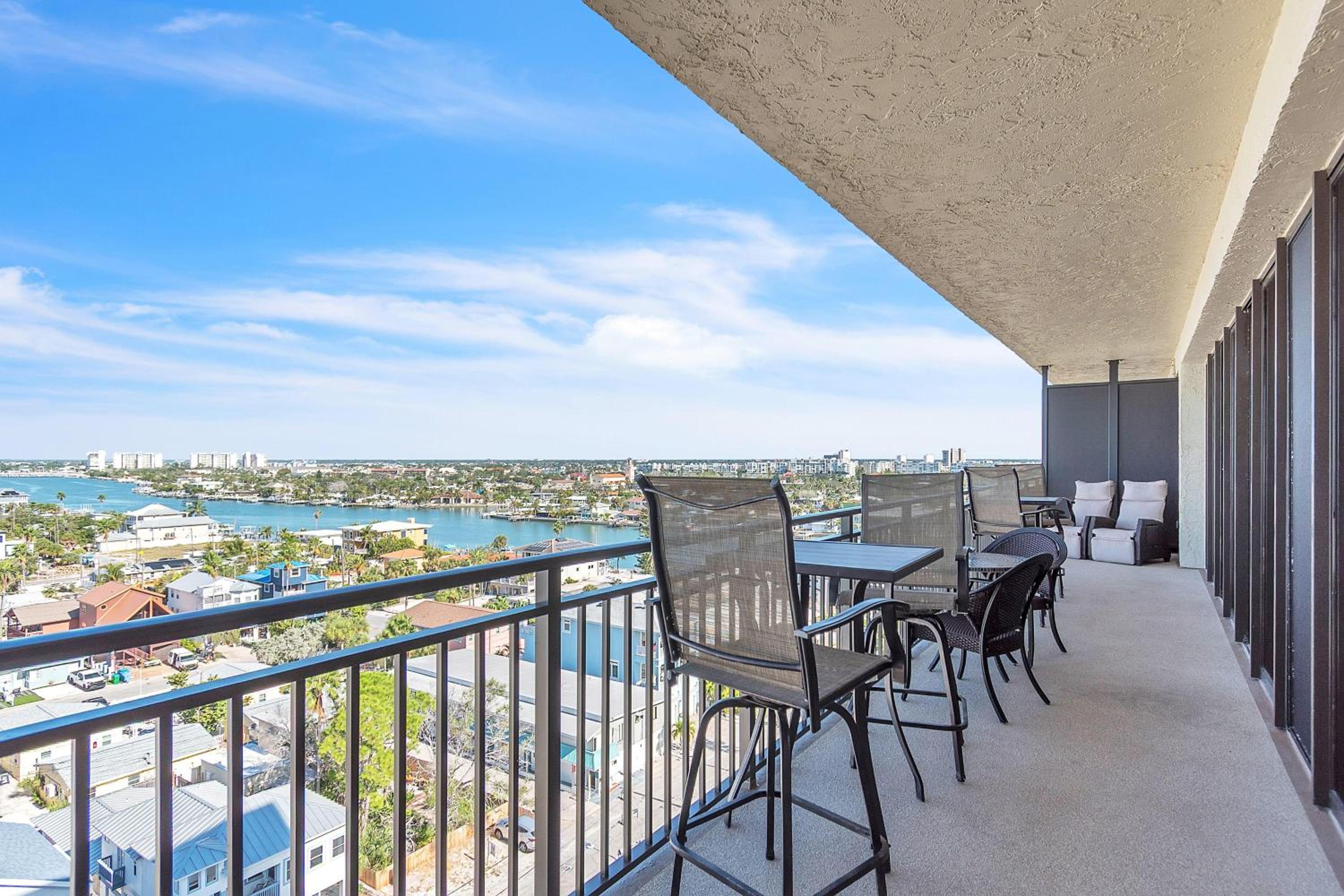 Mansions By The Sea 905B - Premier