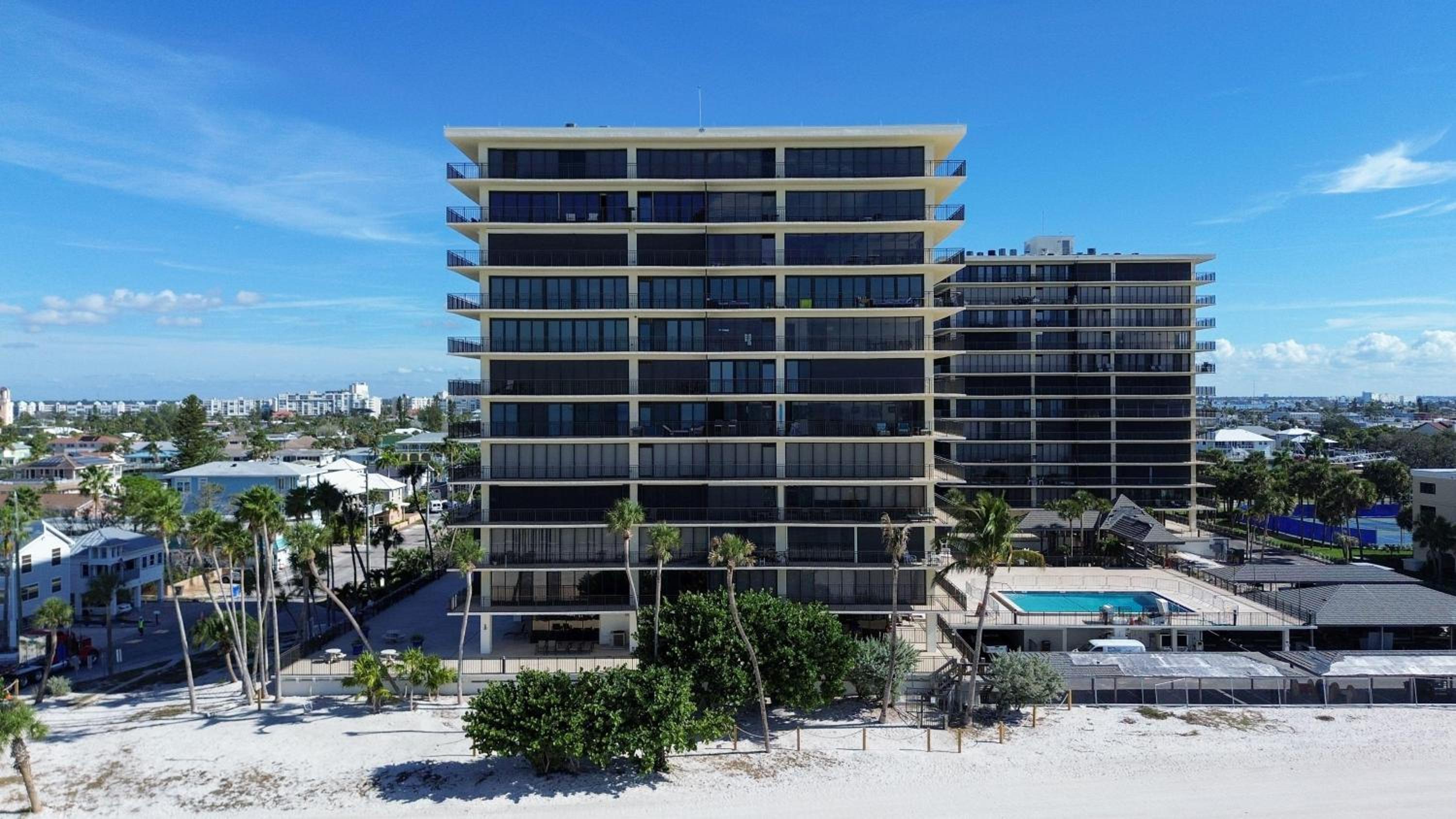 Mansions By The Sea 905B - Premier