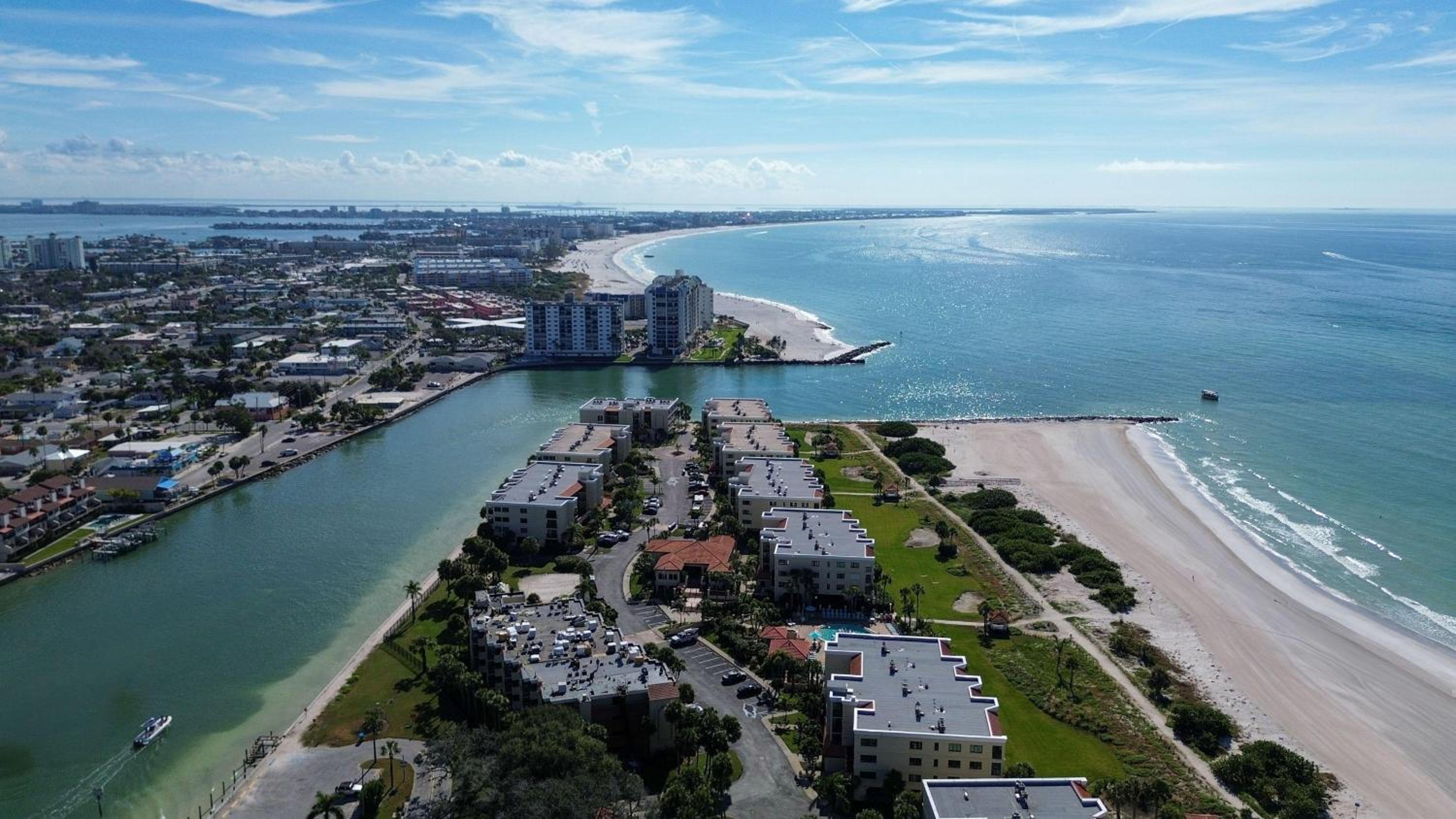 Mansions By The Sea 905B - Premier
