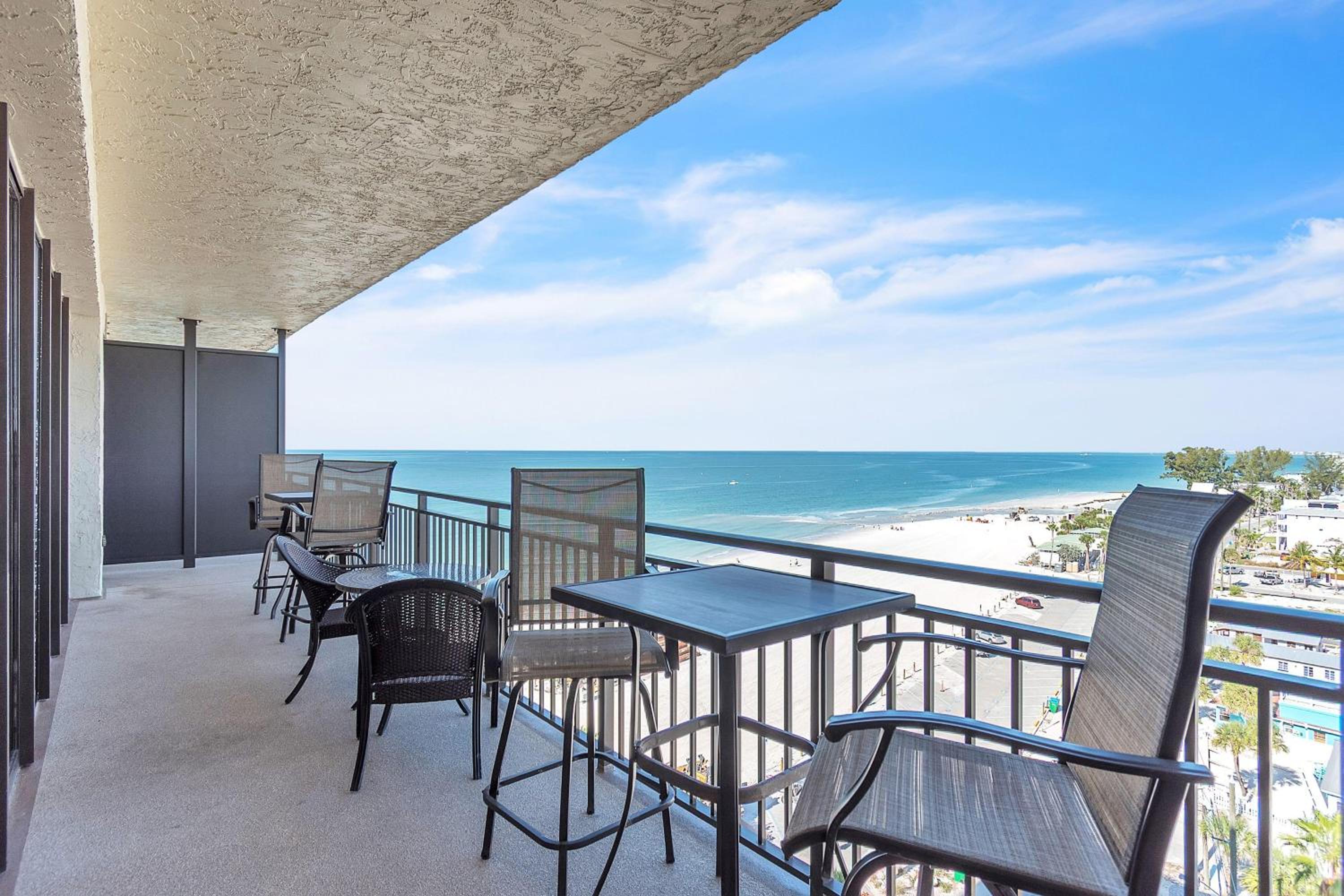 Mansions By The Sea 905B - Premier