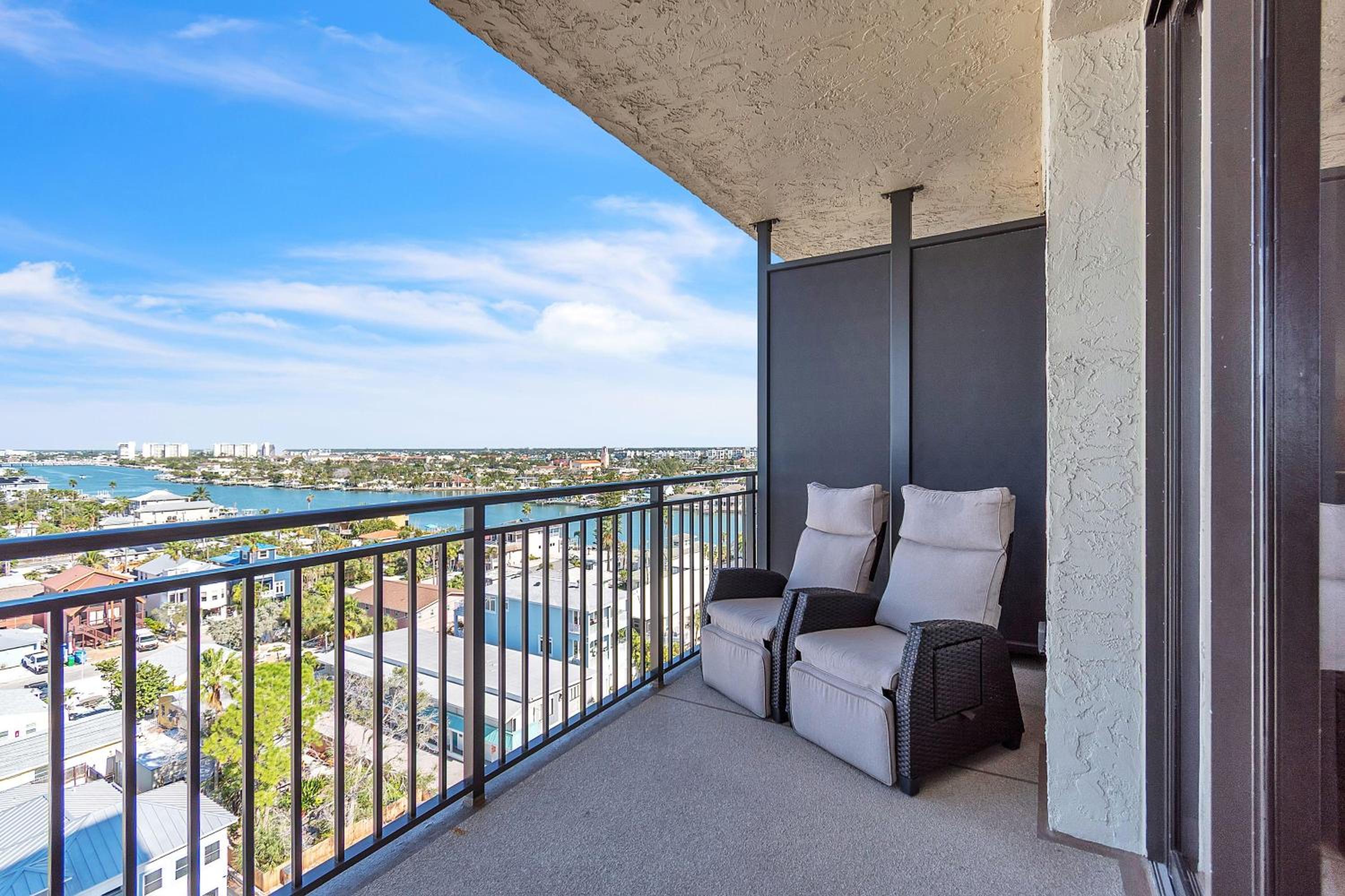 Mansions By The Sea 905B - Premier