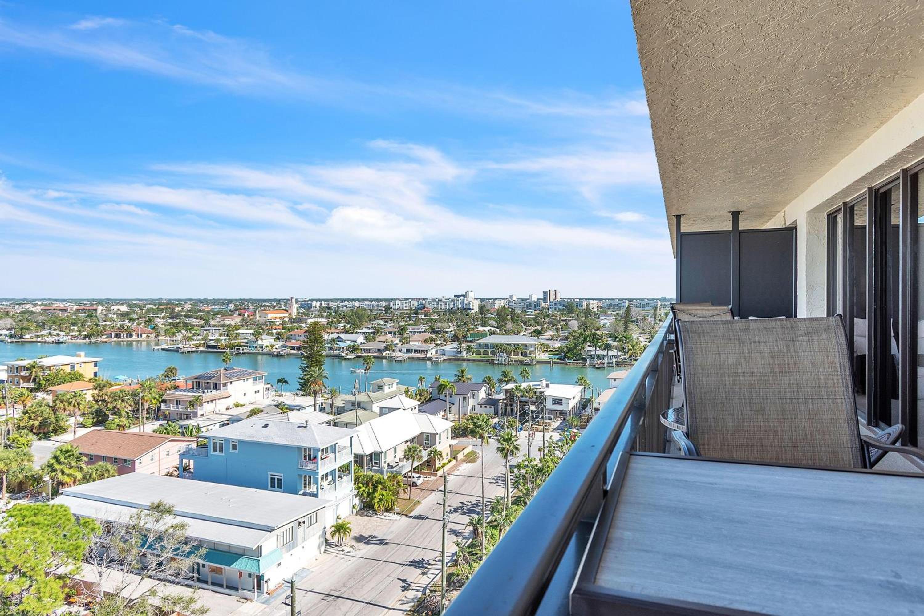 Mansions By The Sea 905B - Premier