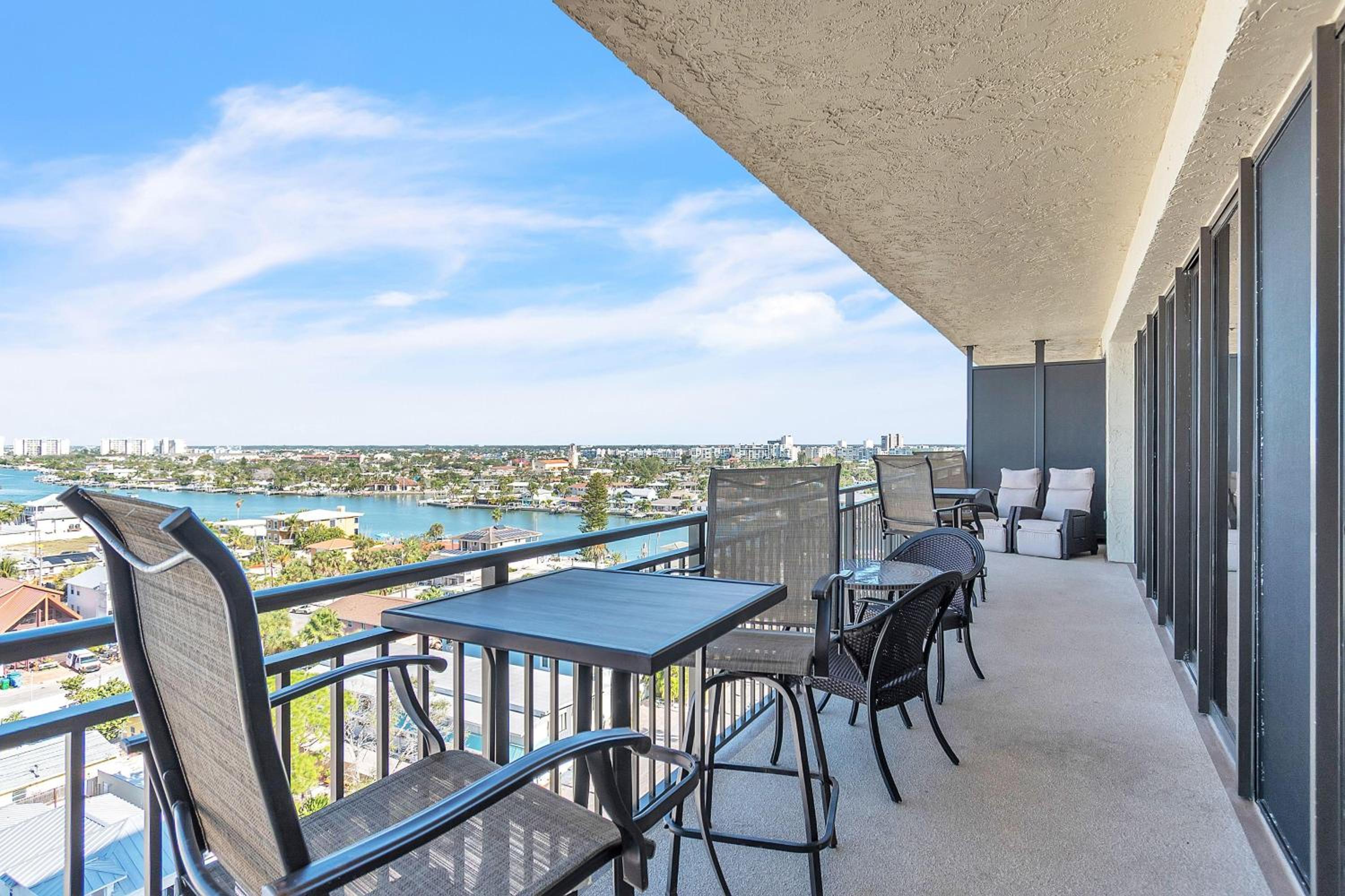 Mansions By The Sea 905B - Premier