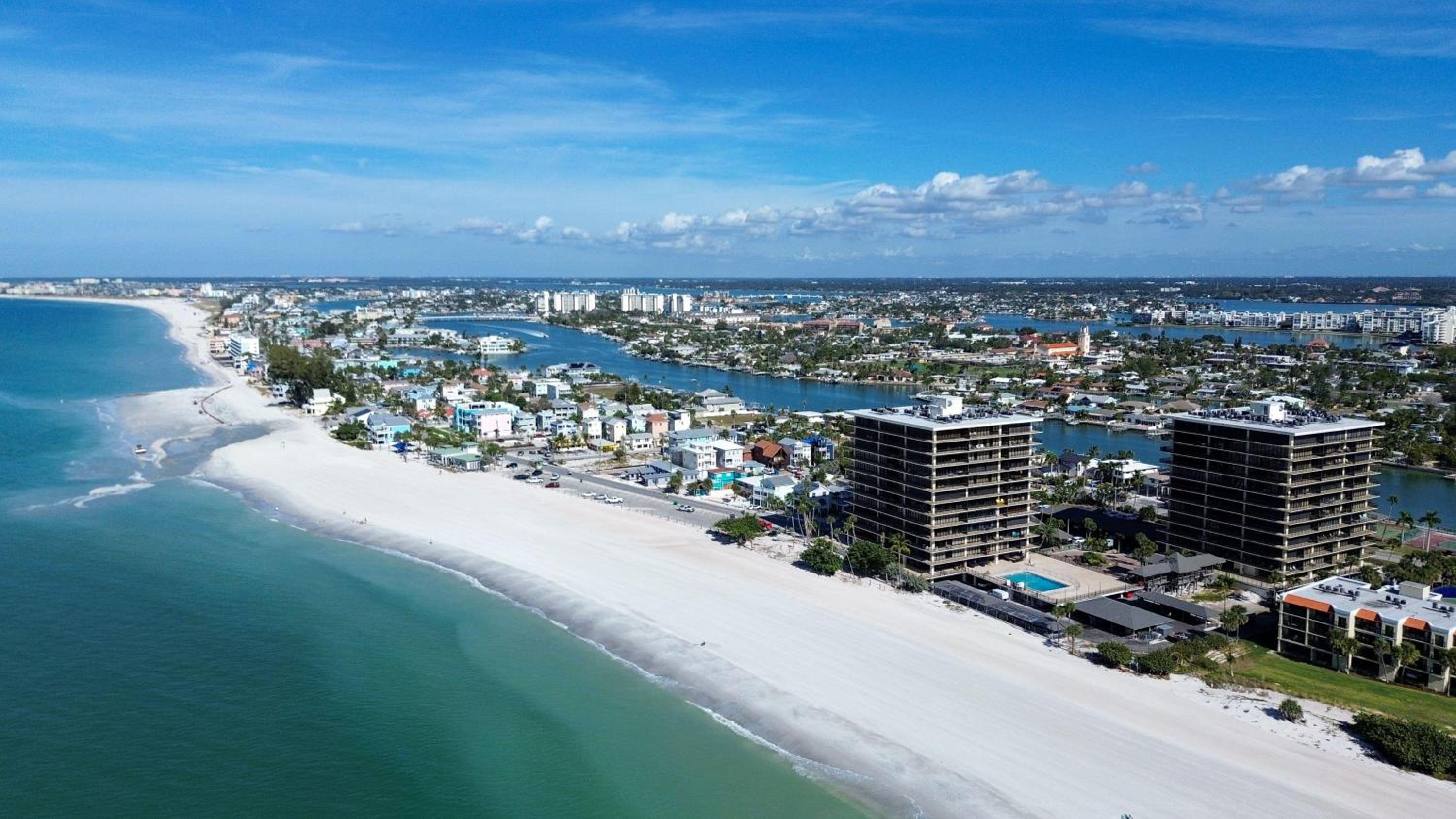 Mansions By The Sea 905B - Premier