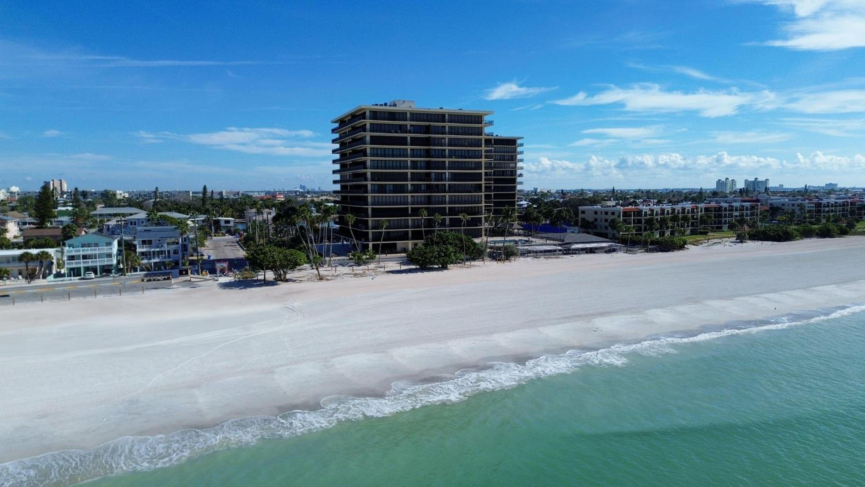 Mansions By The Sea 905B - Premier