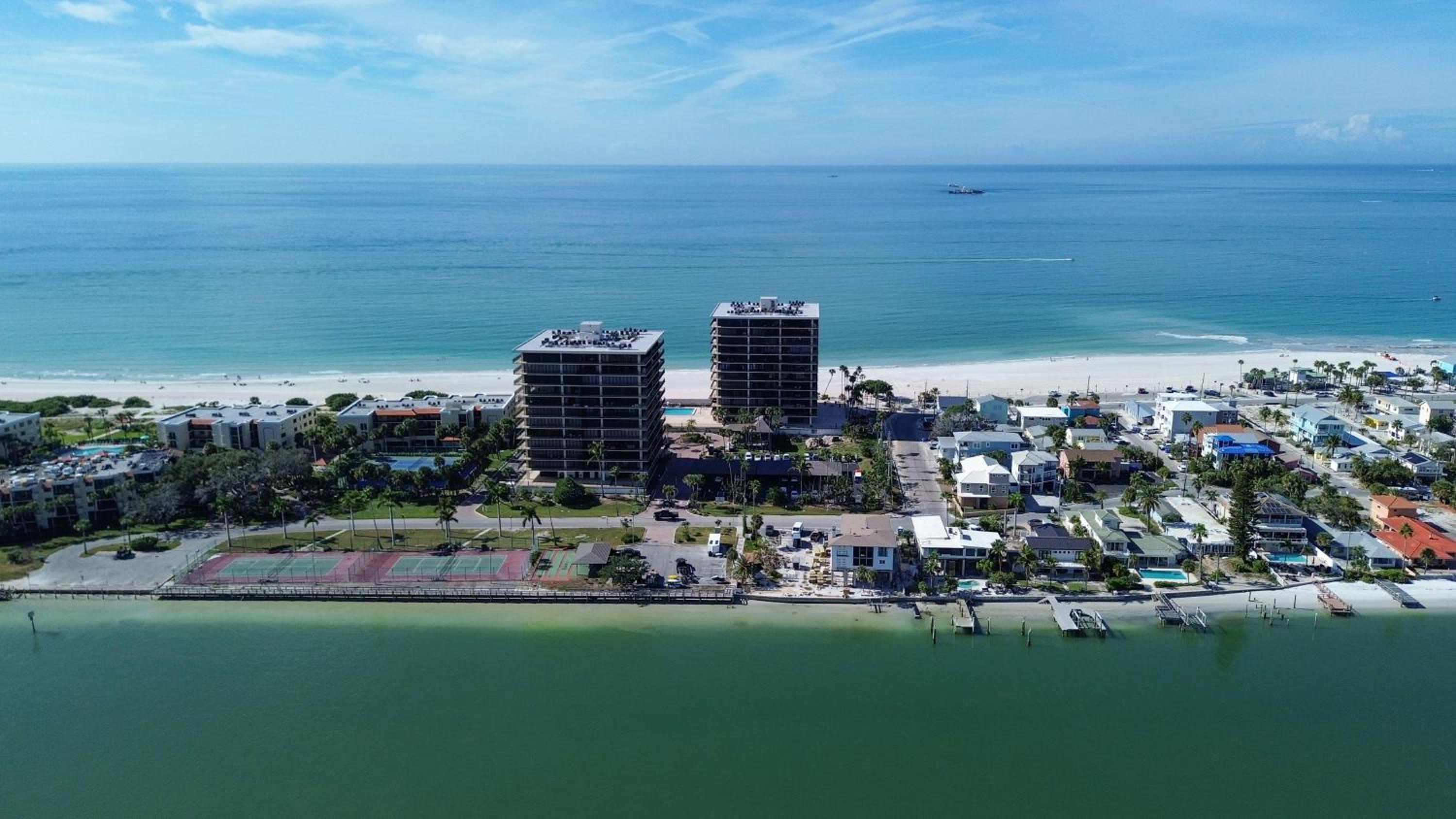 Mansions By The Sea 905B - Premier